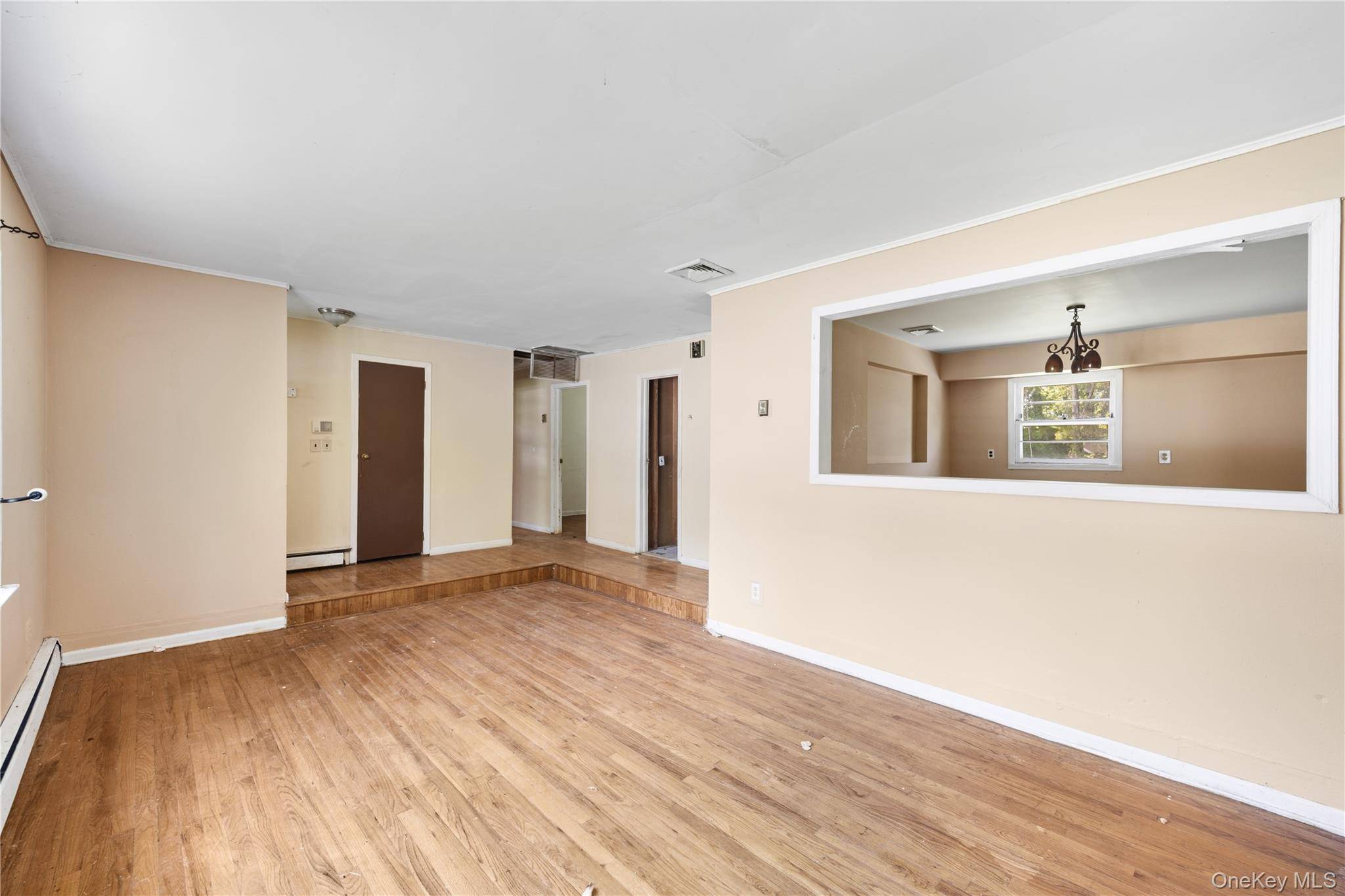22 N Lawrence AVE, Elmsford, NY 10523