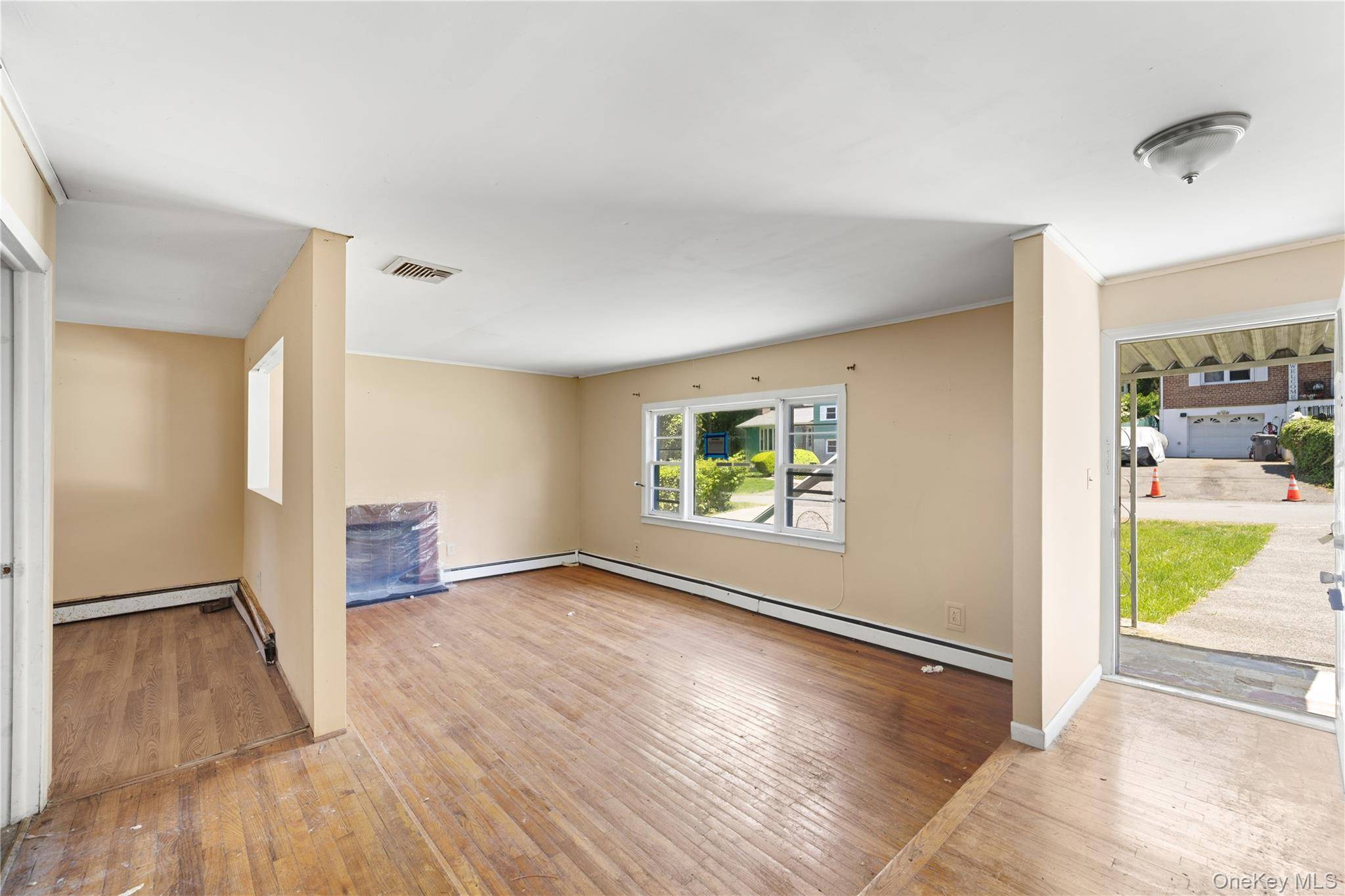 22 N Lawrence AVE, Elmsford, NY 10523