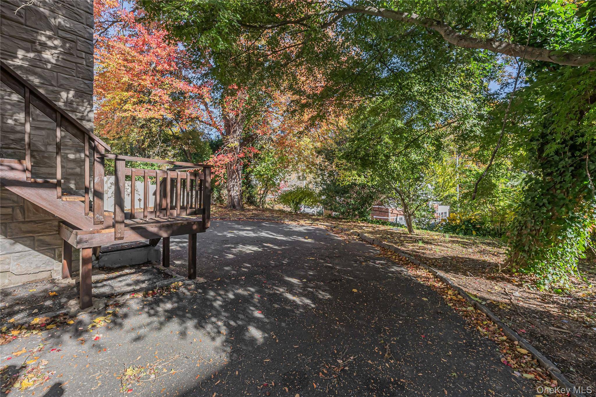39 Hillcrest RD, Hartsdale, NY 10530