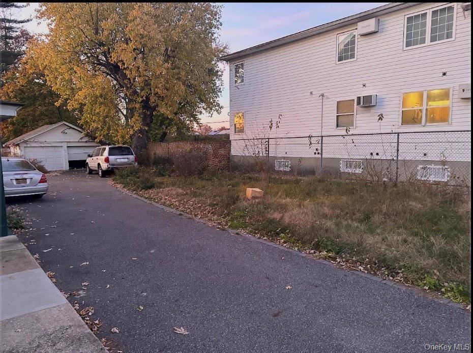 14212 222nd ST, Laurelton, NY 11413