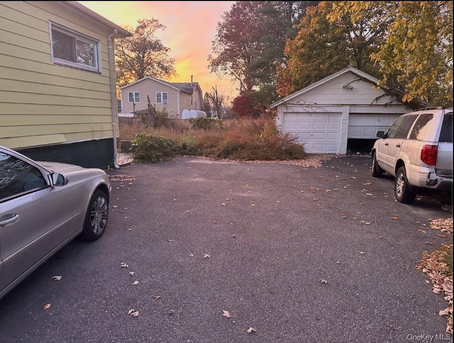 14212 222nd ST, Laurelton, NY 11413