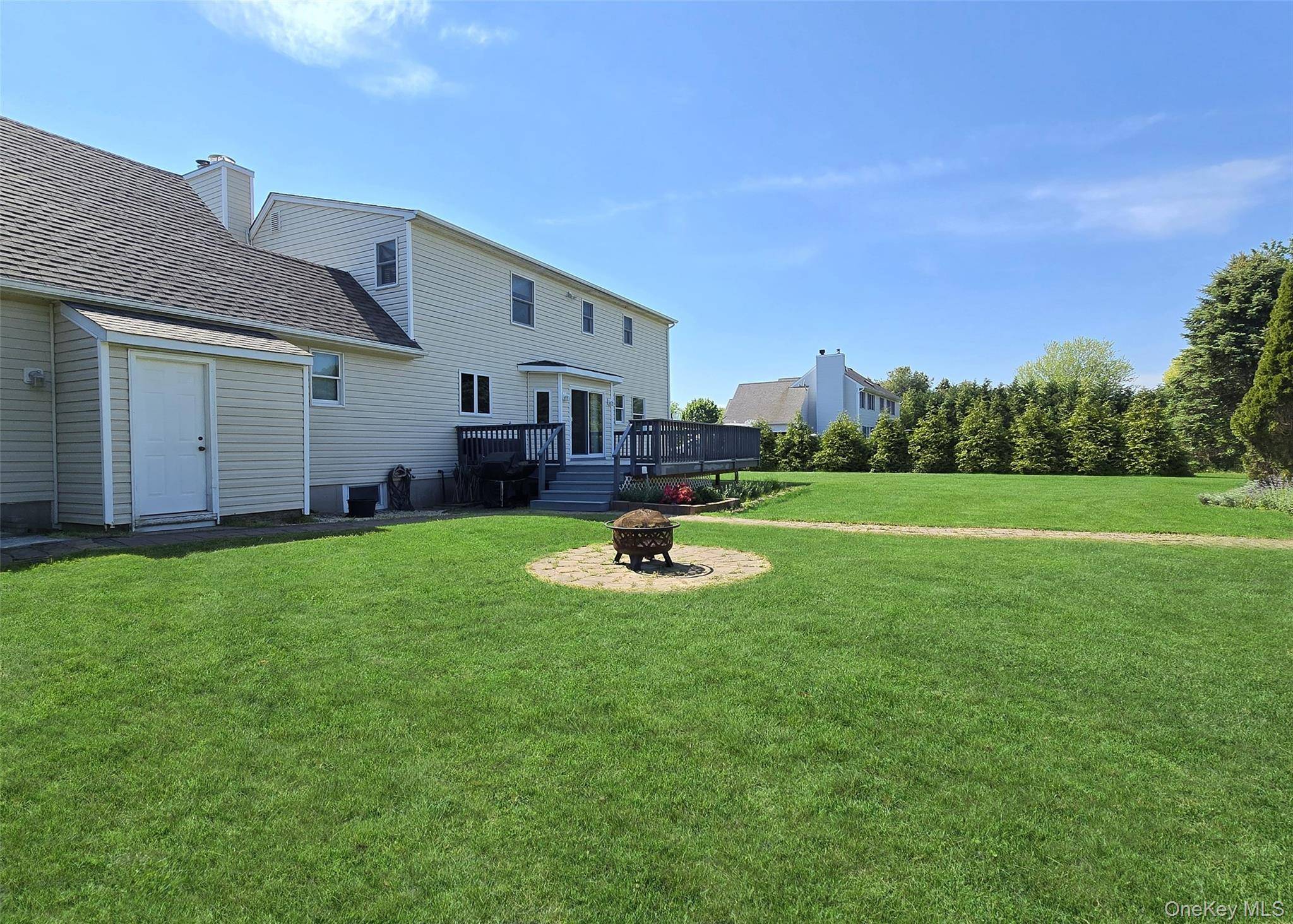 635 Farmveu RD, Mattituck, NY 11952