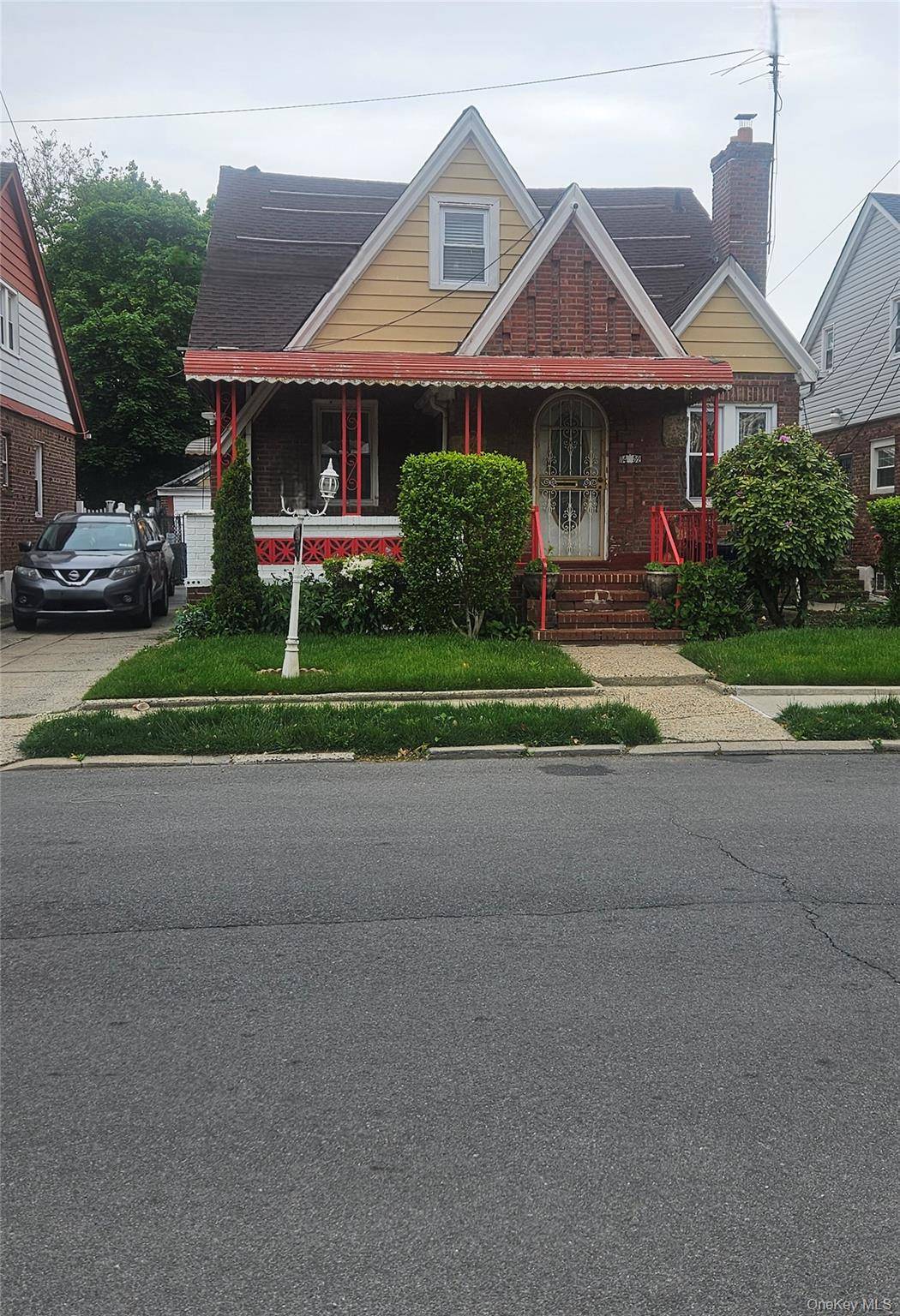 114-52 205th ST, Saint Albans, NY 11412