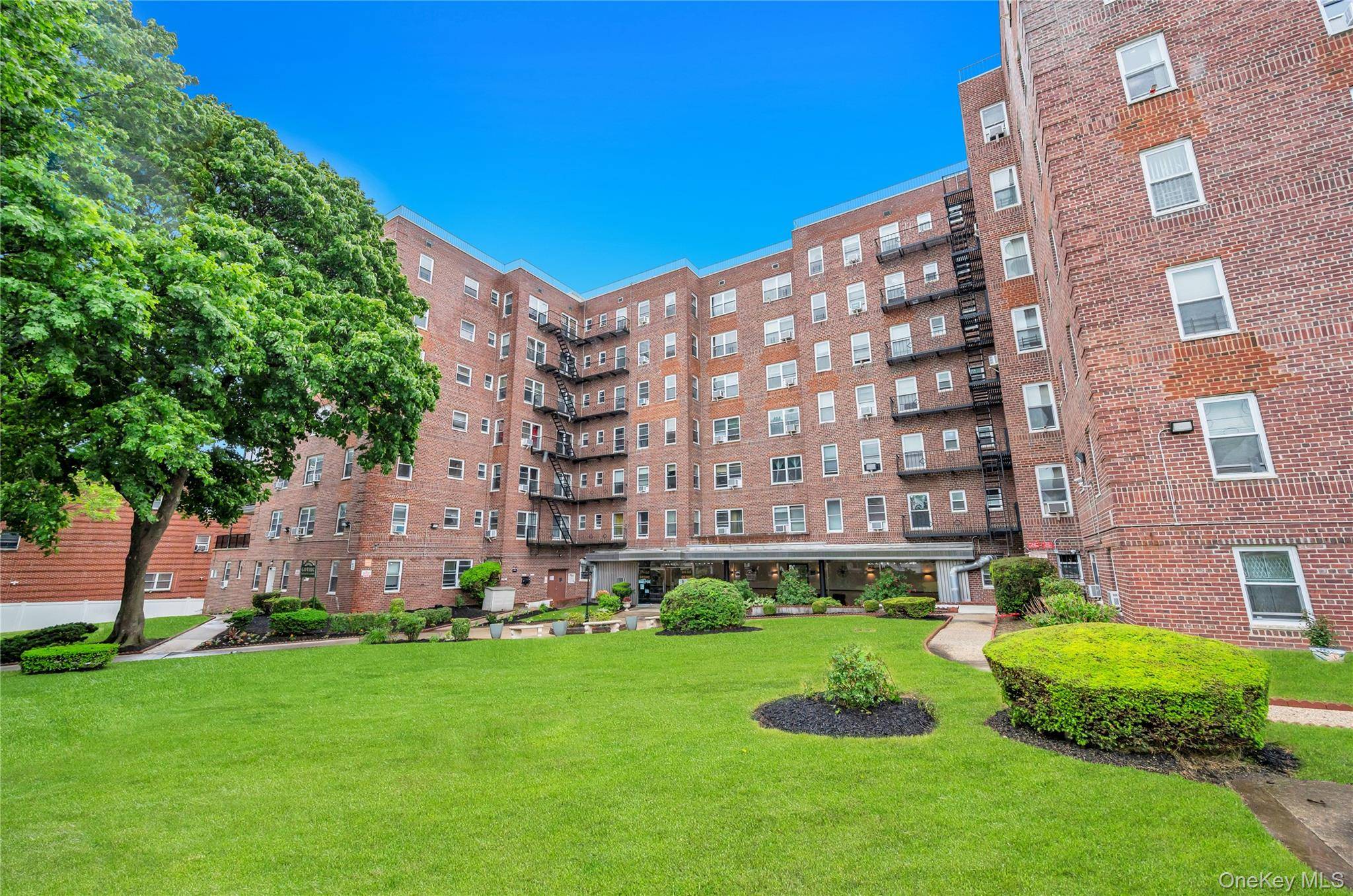 84-50 169th ST #410, Jamaica Hills, NY 11432