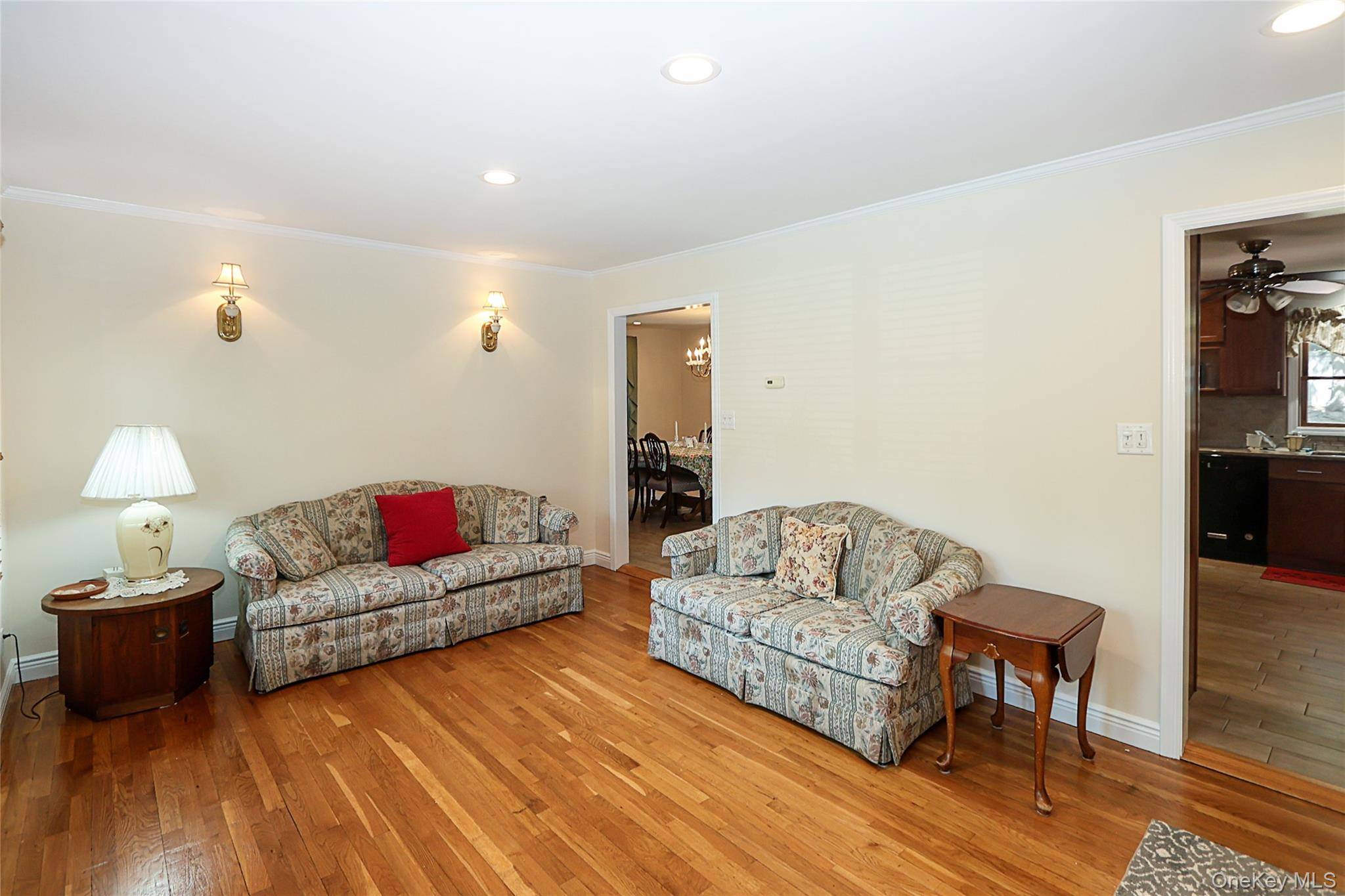 114 Hilldale RD, Albertson, NY 11507