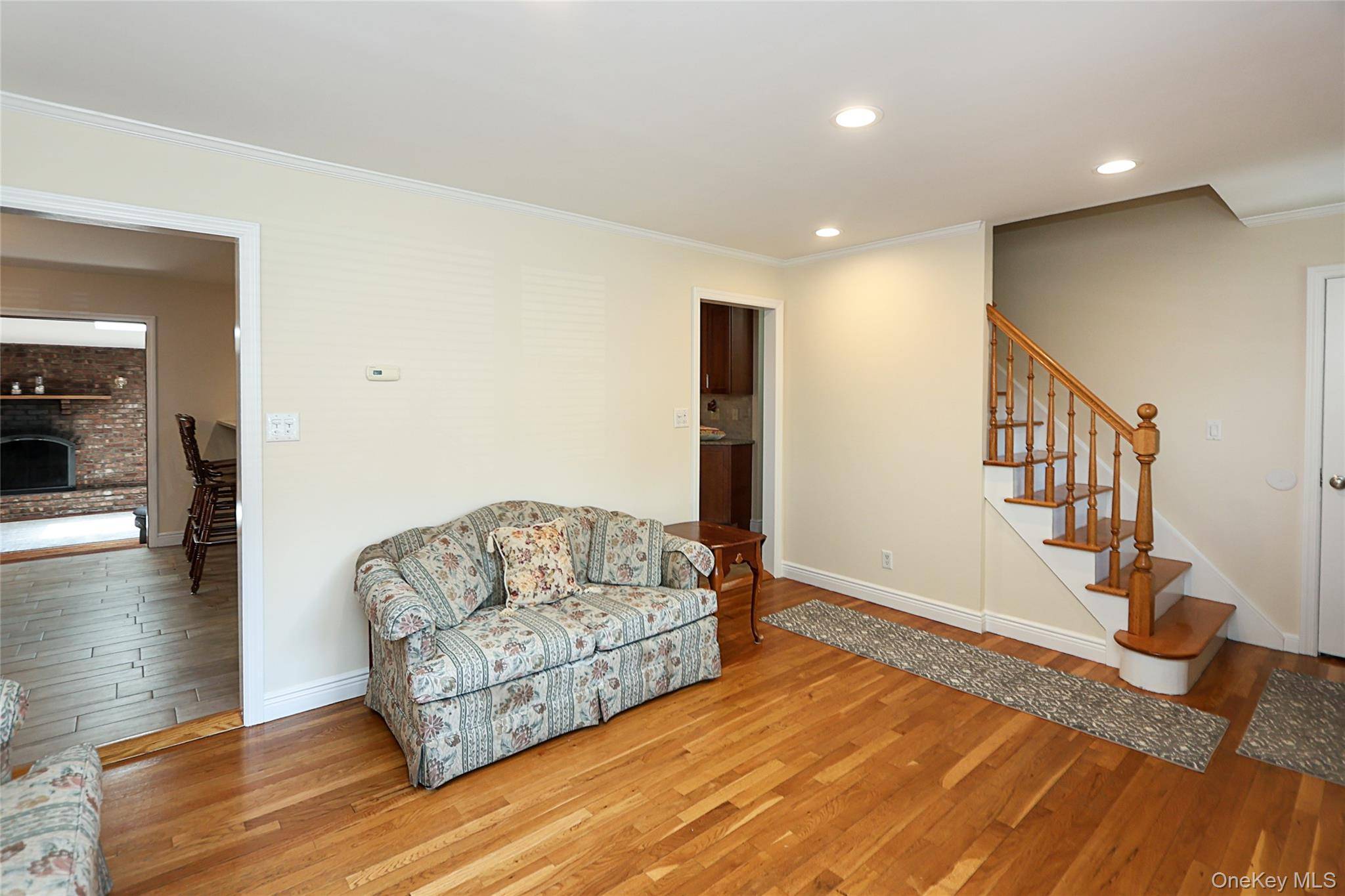 114 Hilldale RD, Albertson, NY 11507