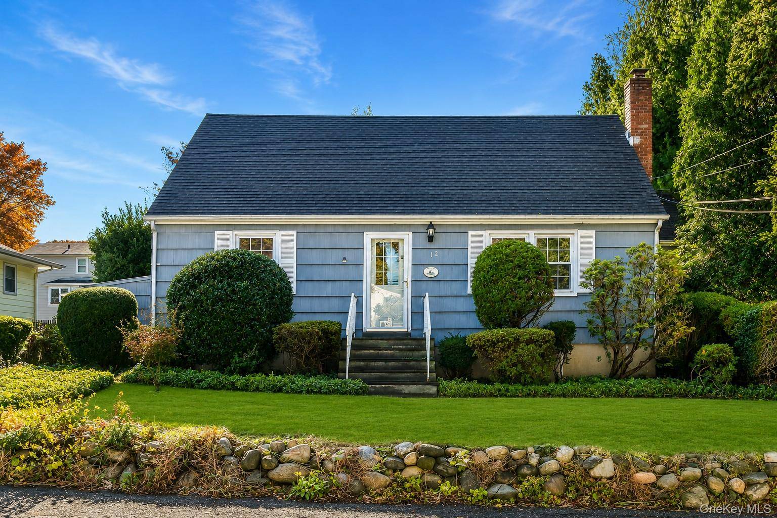12 Violet RD, Bayville, NY 11709