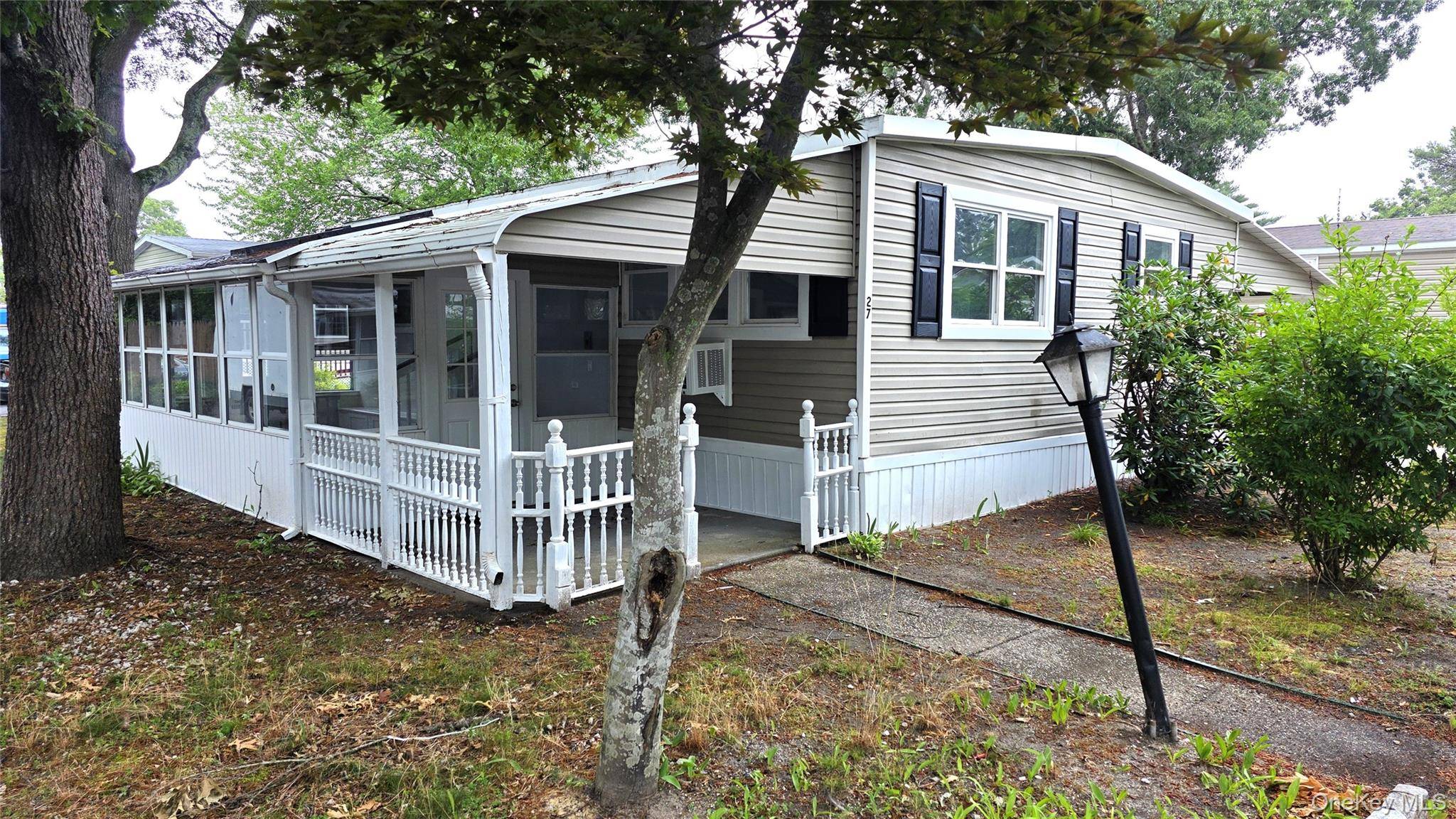 525 Riverleigh AVE #27 Birch, Riverhead, NY 11901