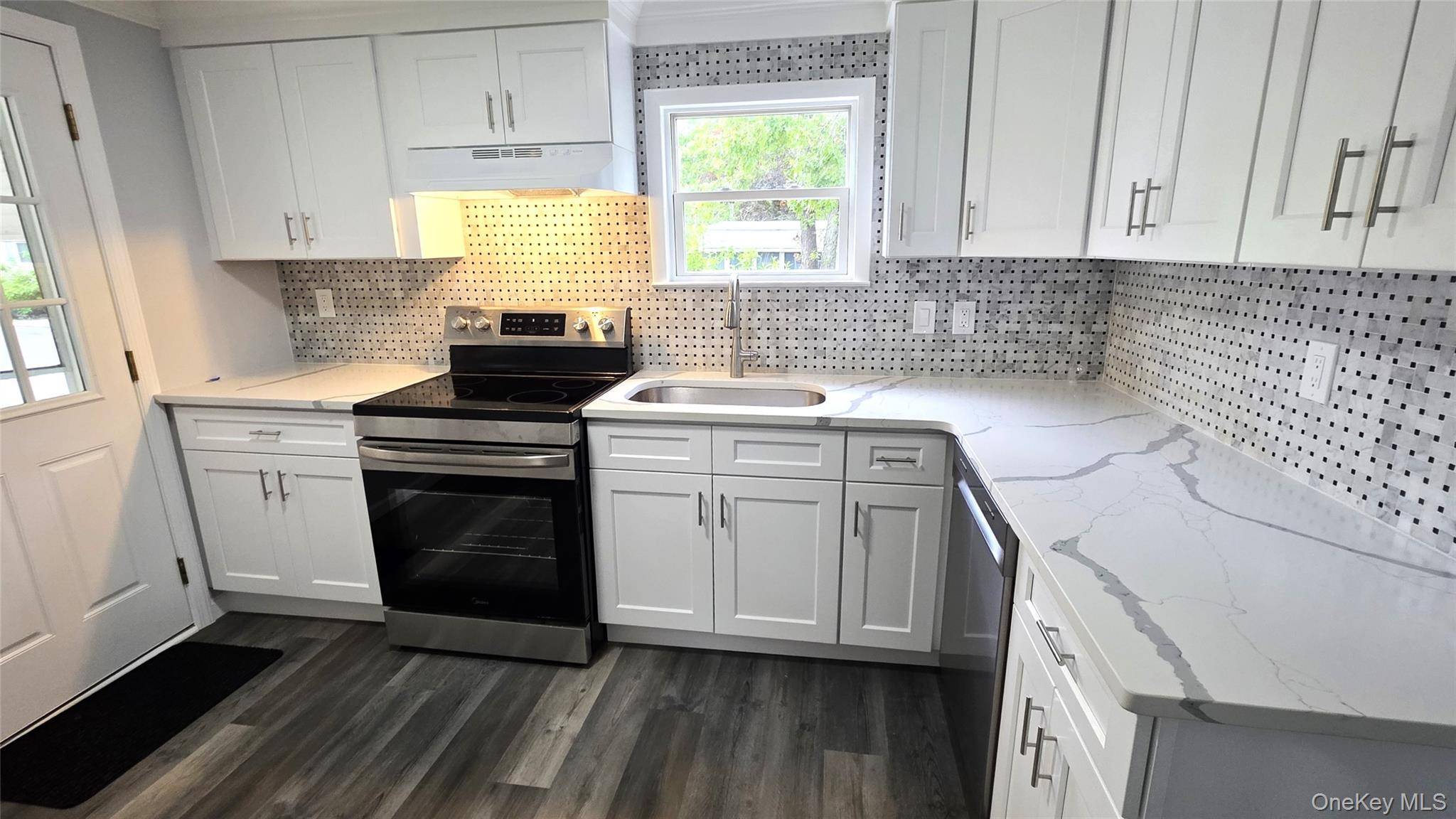 525 Riverleigh AVE #27 Birch, Riverhead, NY 11901