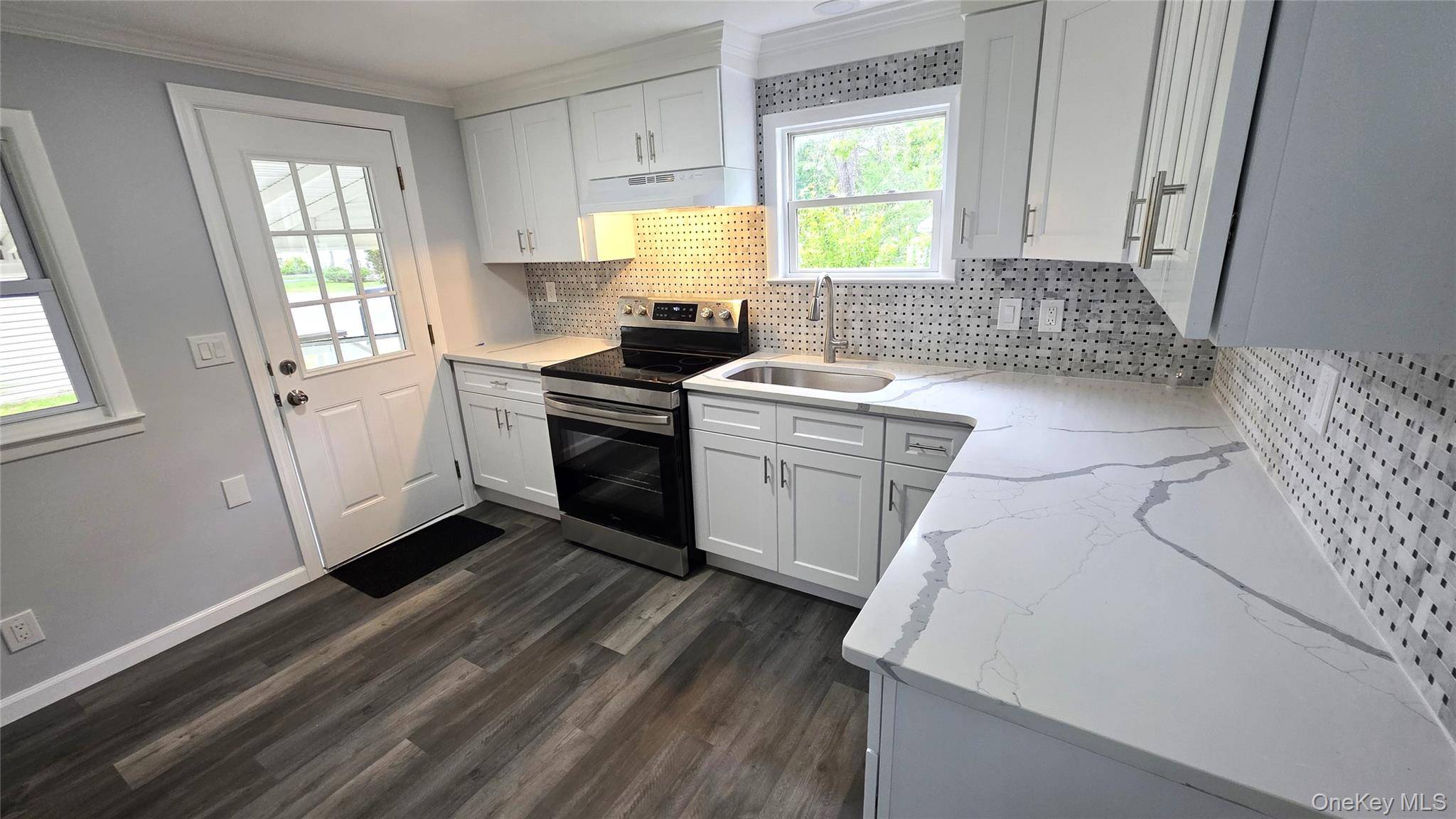 525 Riverleigh AVE #27 Birch, Riverhead, NY 11901