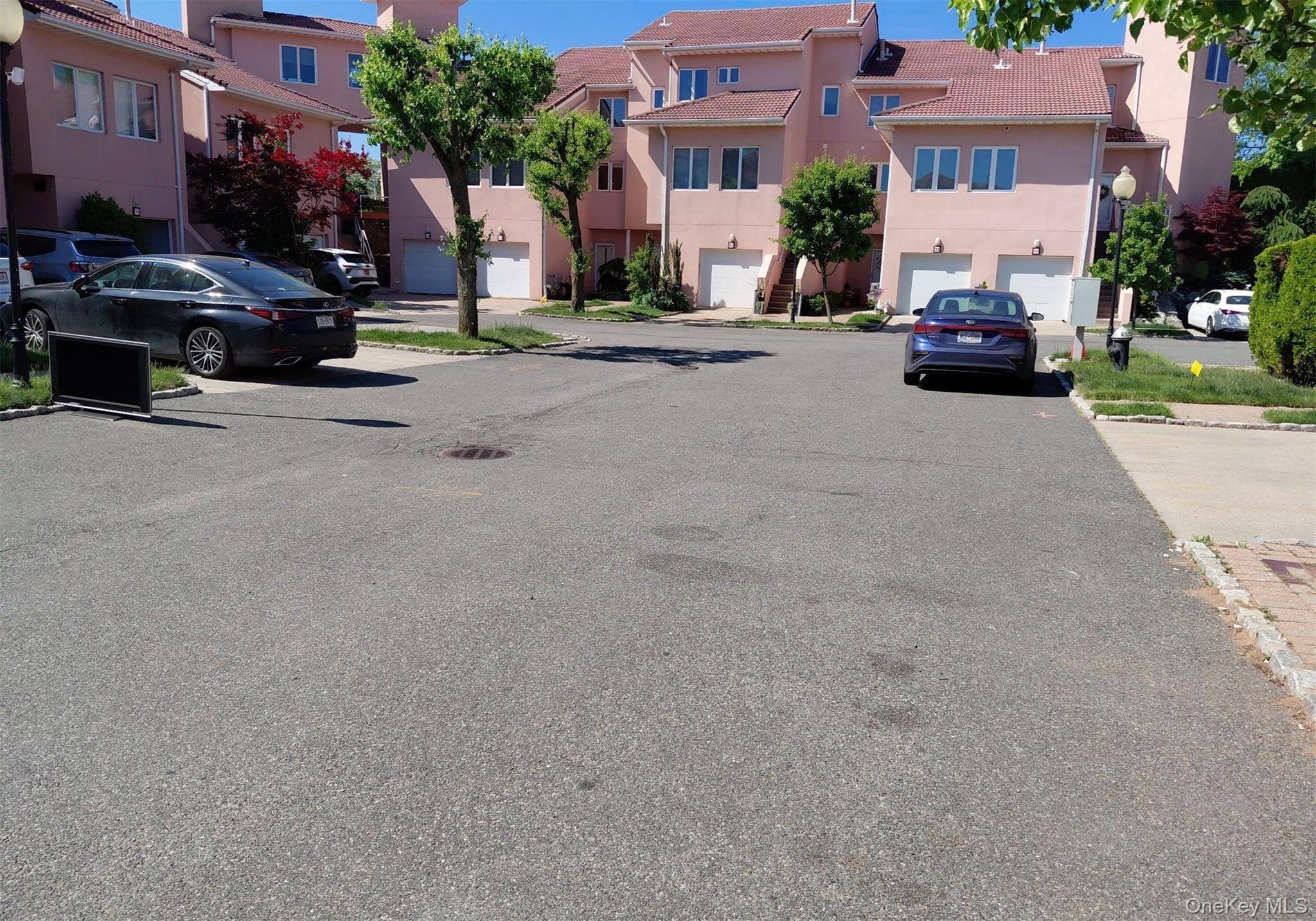 57 Harbour CT, Staten Island, NY 10308