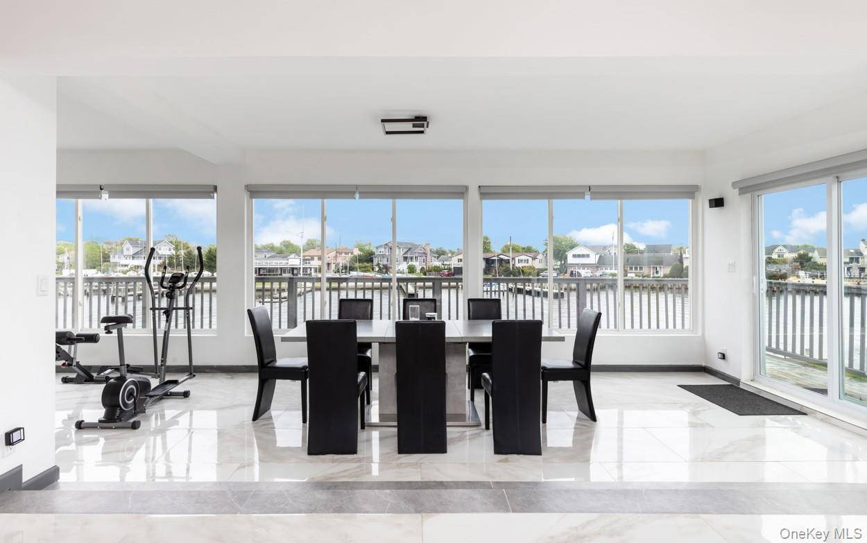 200 Clocks BLVD, Massapequa, NY 11758