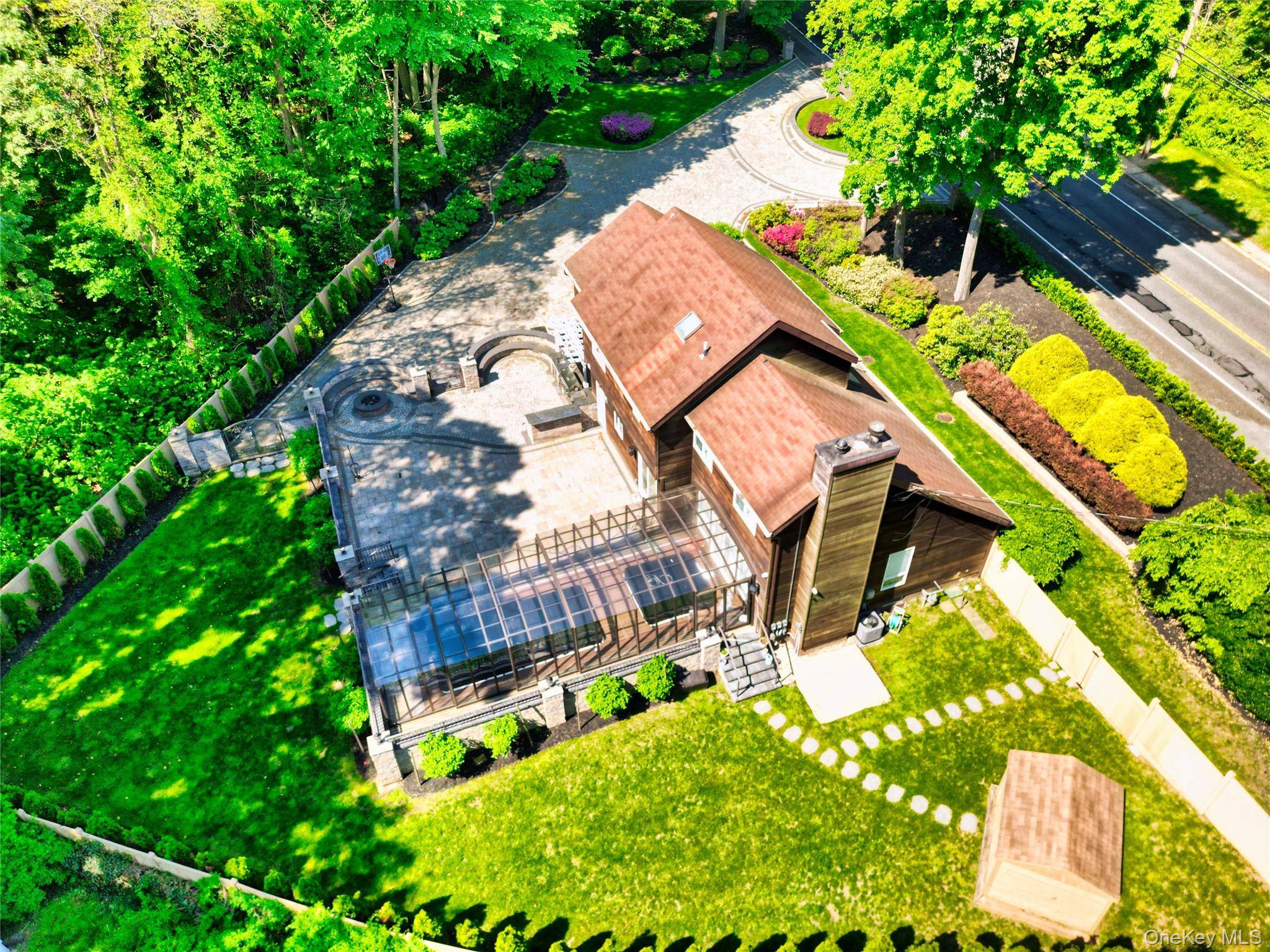 44 Warner RD, Huntington, NY 11743
