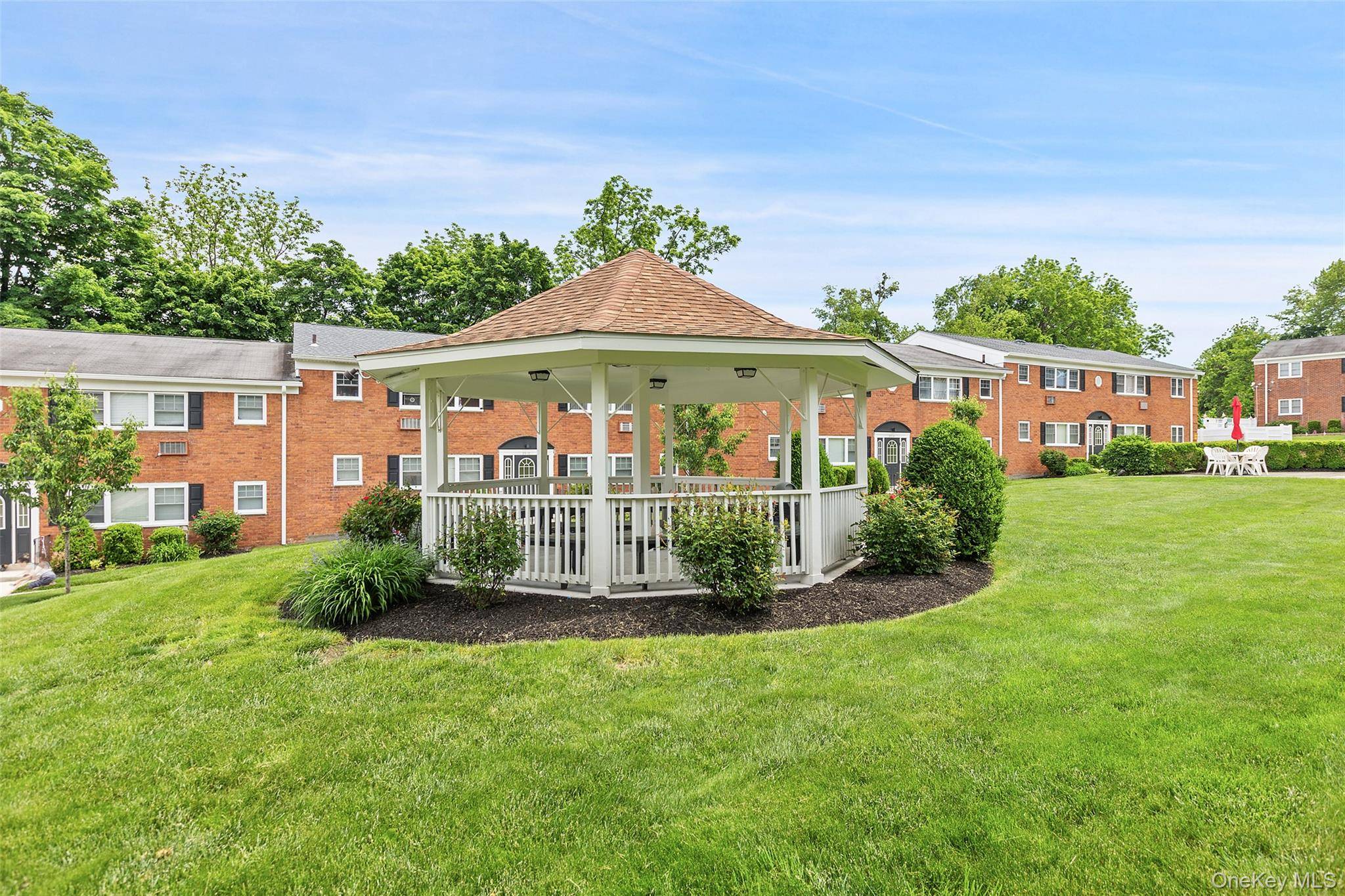 1879 Crompond RD #F3, Peekskill, NY 10566