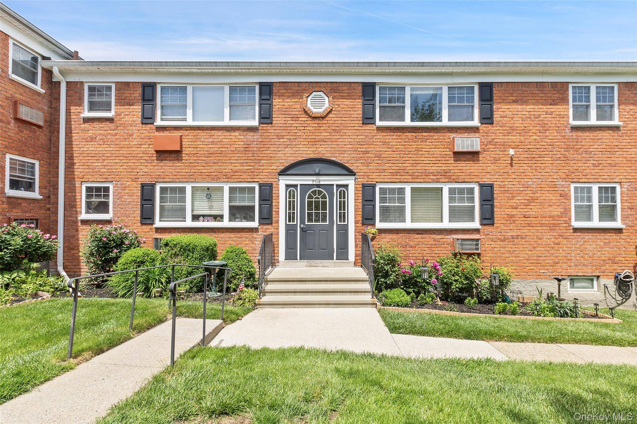 1879 Crompond RD #F3, Peekskill, NY 10566