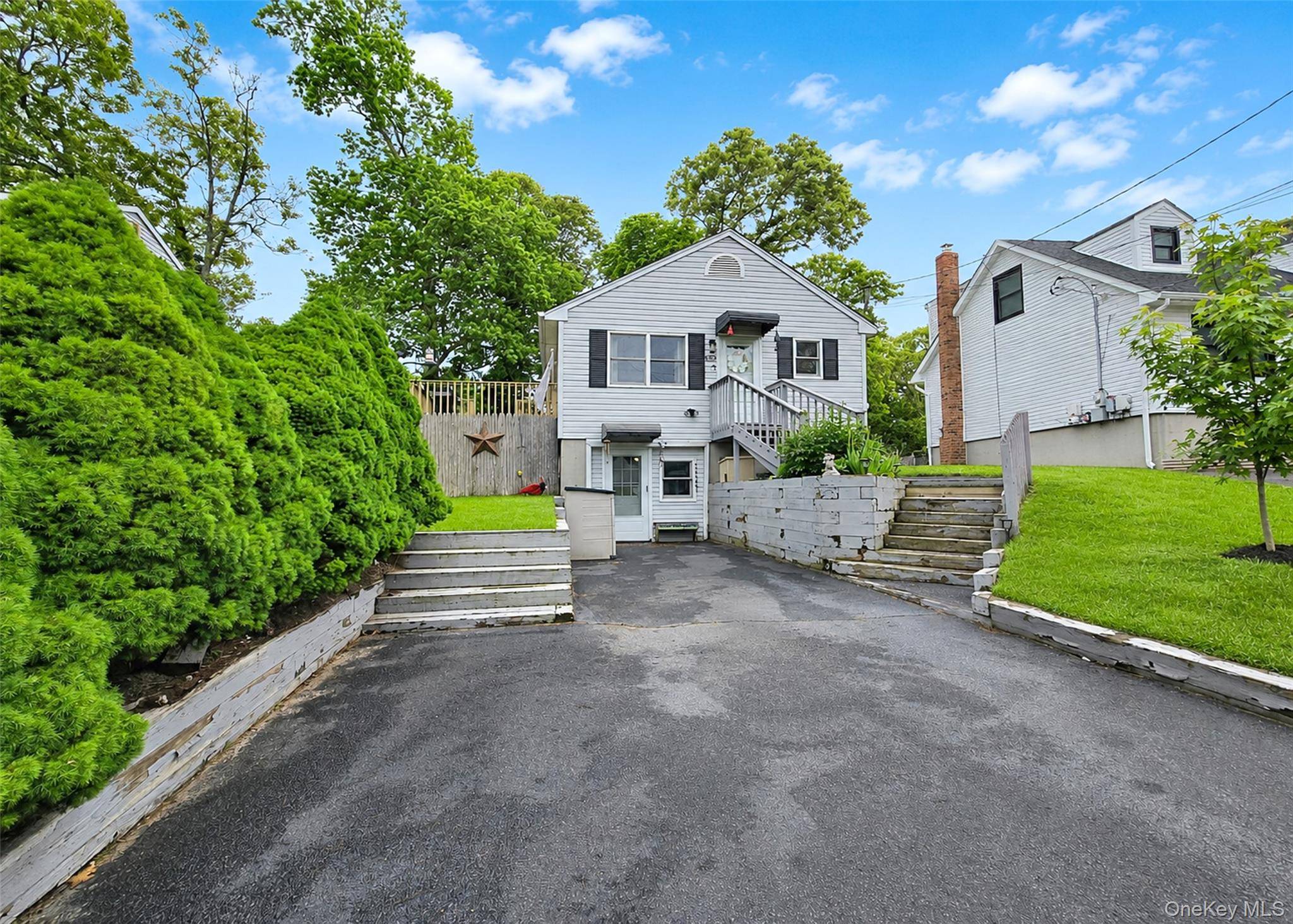 228 Hampton AVE, Mastic, NY 11950