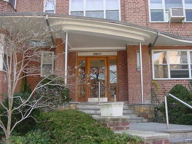 235 Garth RD #A5B, Scarsdale, NY 10583
