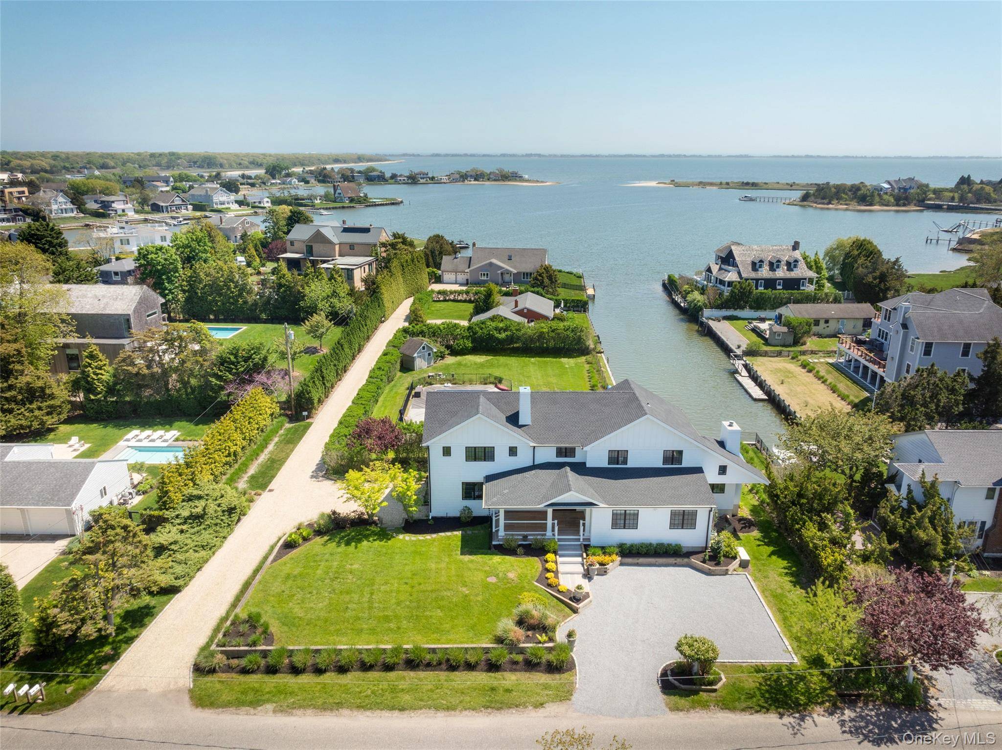 56 Middle Pond RD, Southampton, NY 11968