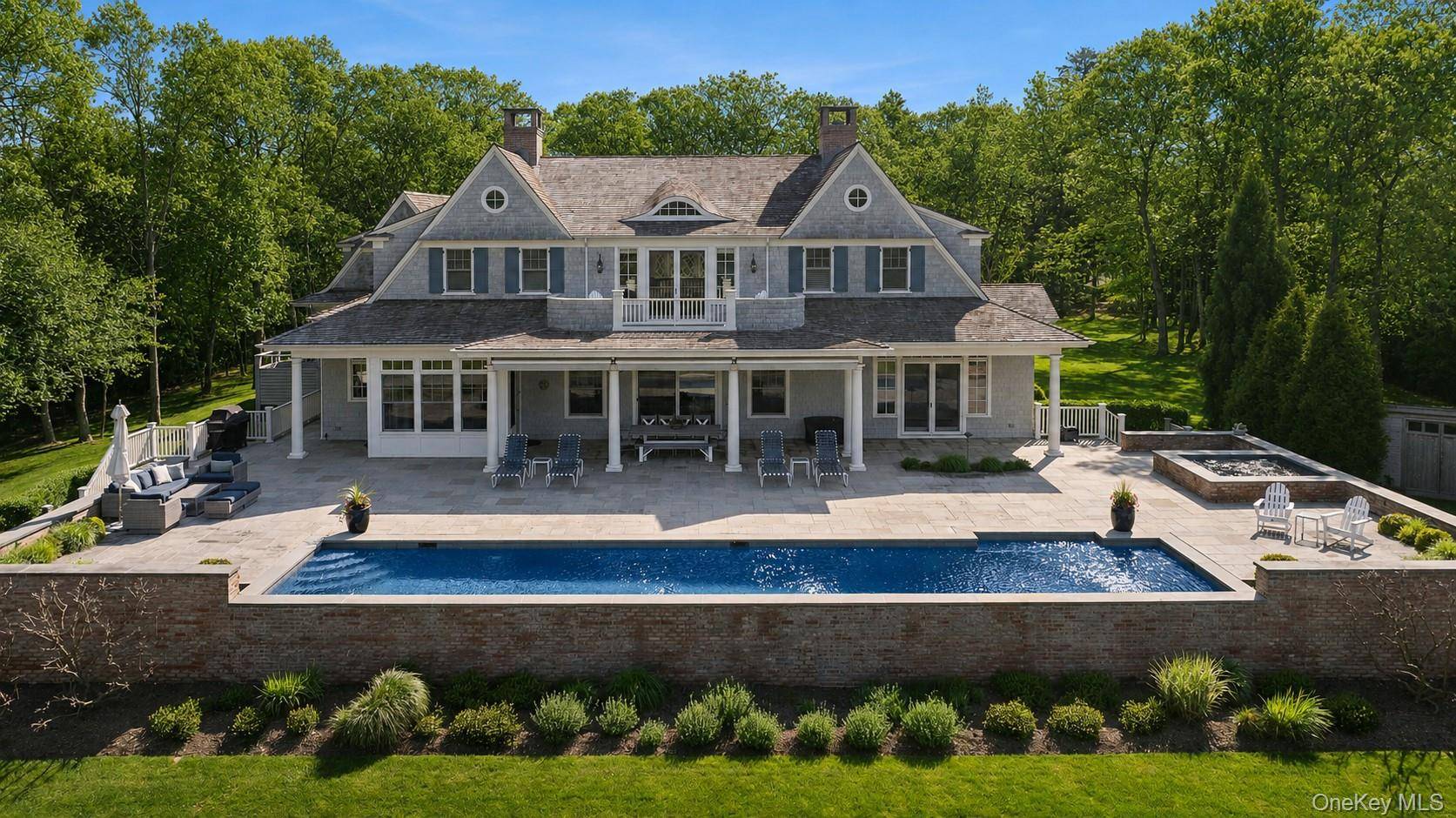 43 Old Main RD, Quogue, NY 11959