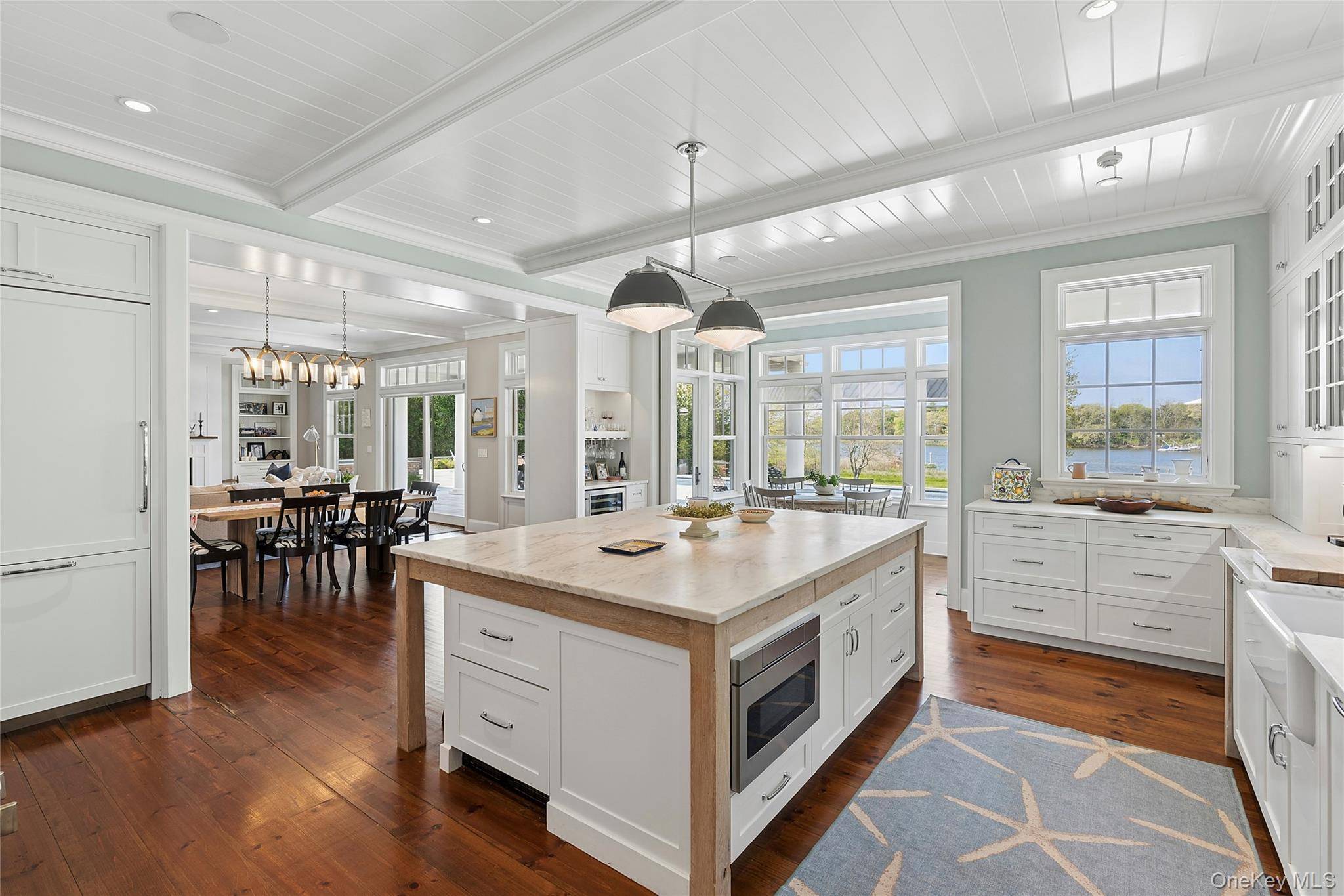43 Old Main RD, Quogue, NY 11959