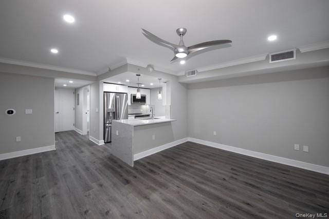 100 Glen ST #N2211, Glen Cove, NY 11542