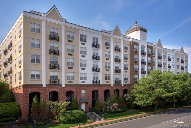 100 Glen ST #N2211, Glen Cove, NY 11542