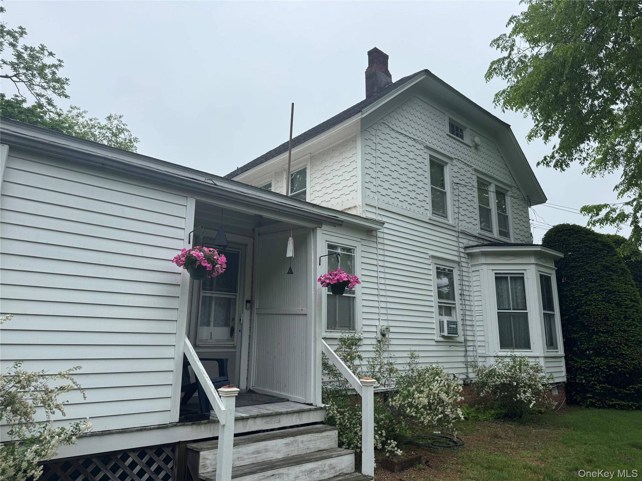 454 Main ST, Center Moriches, NY 11934