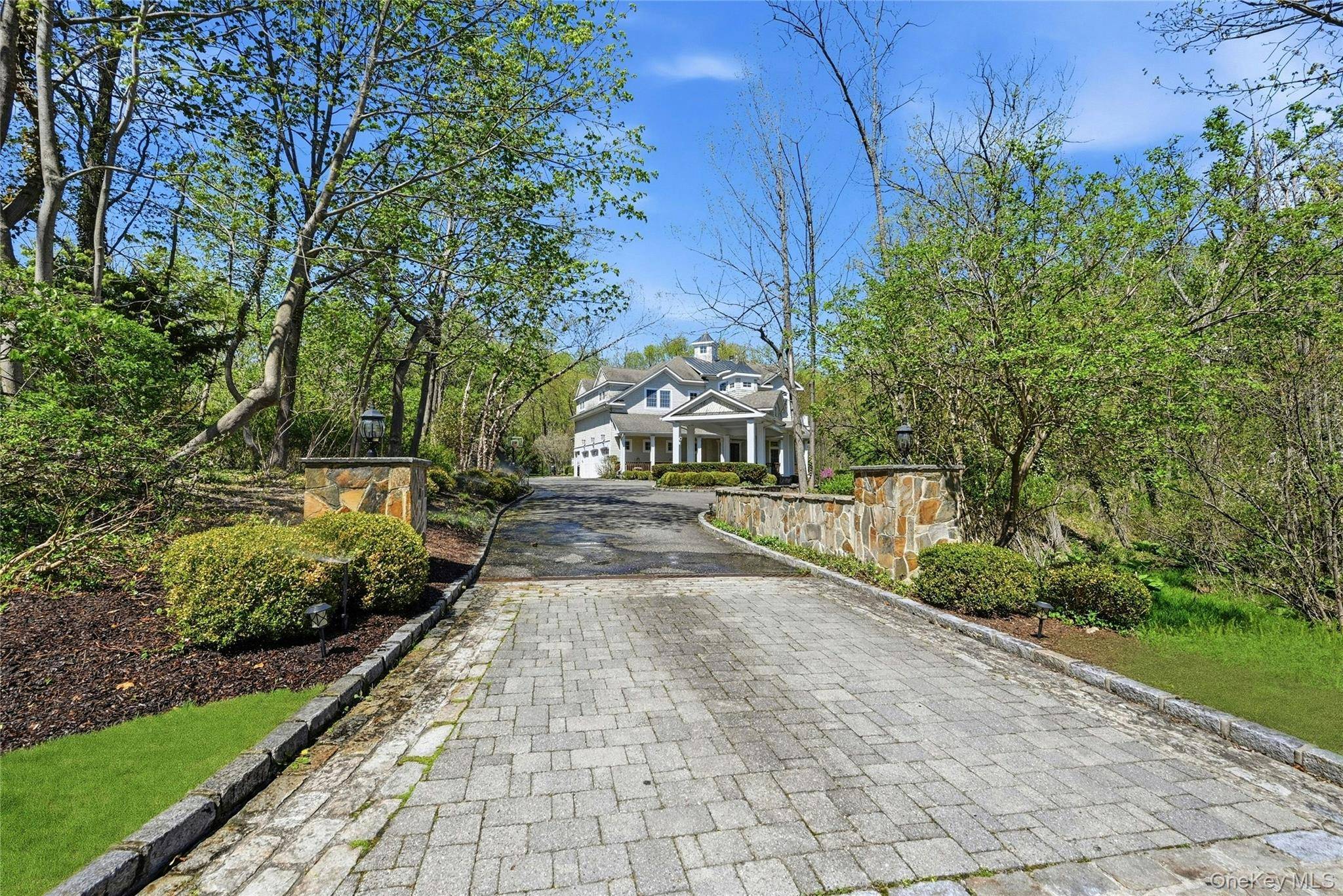 5 Mill RD, Lloyd Harbor, NY 11743