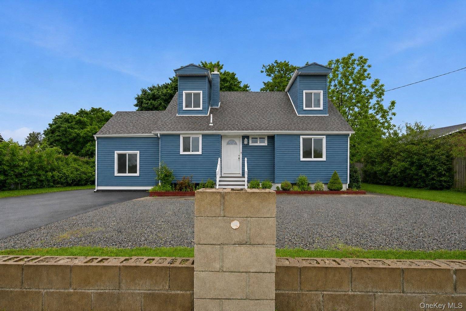332 Crooked Hill RD, Brentwood, NY 11717