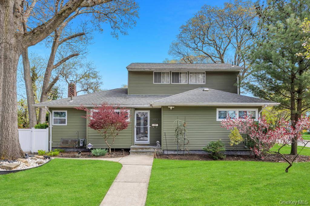 1492 Garden ST, East Meadow, NY 11554