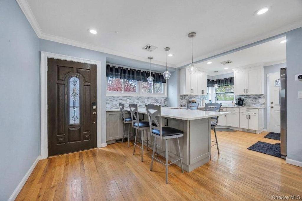 1492 Garden ST, East Meadow, NY 11554