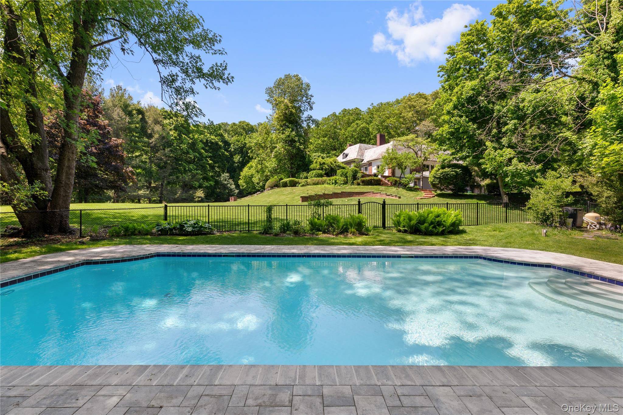 1780 Route 106 #C, Muttontown, NY 11791