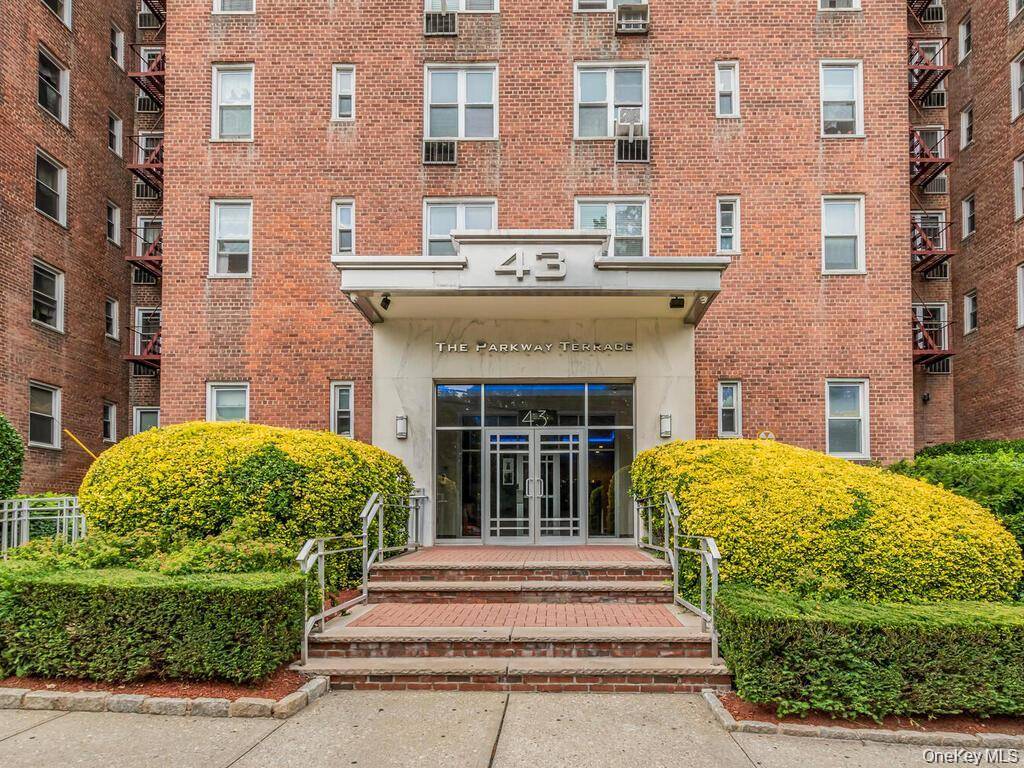 43 Bronx River RD #8A, Yonkers, NY 10704