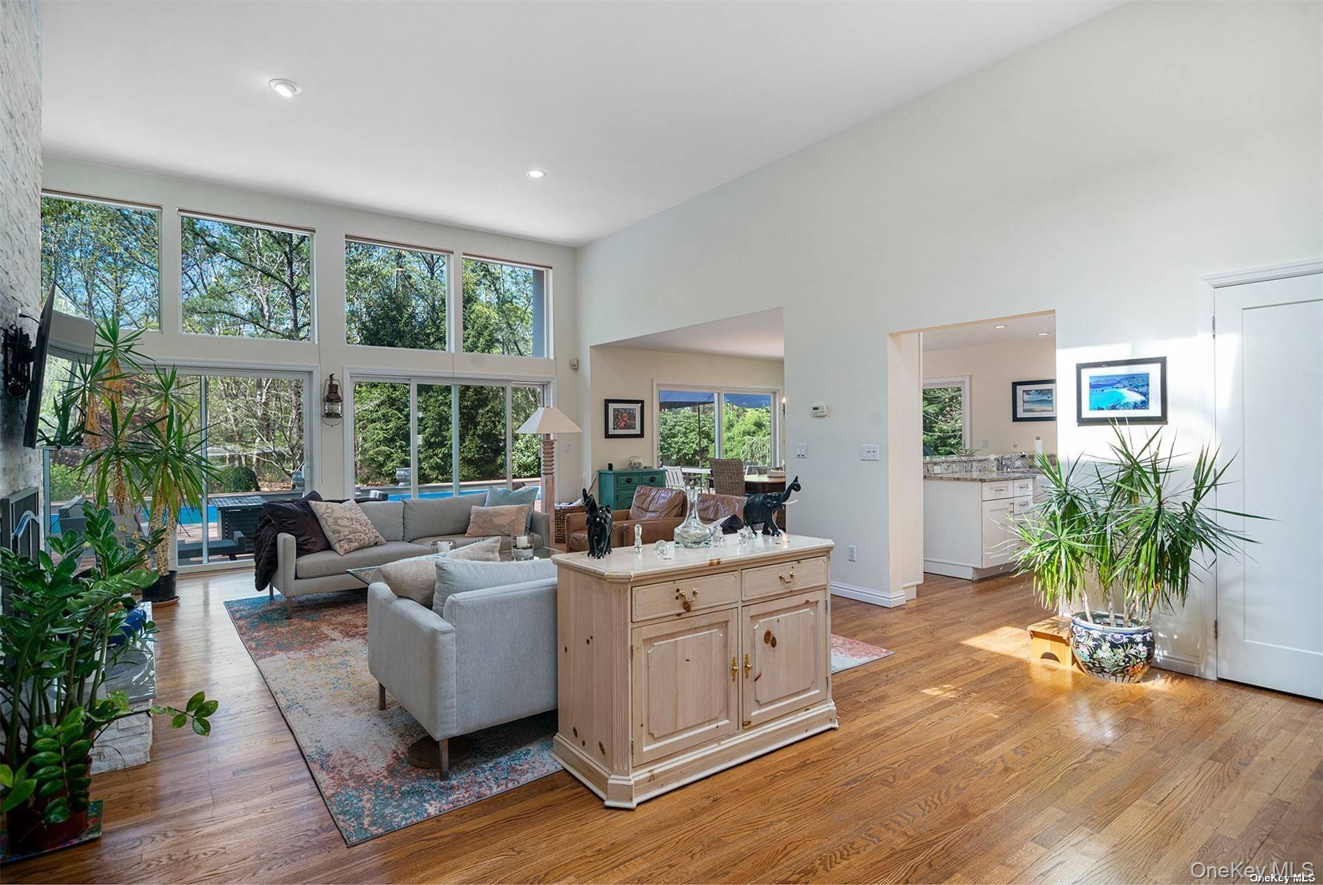 36 DeerField WAY, Quogue, NY 11959