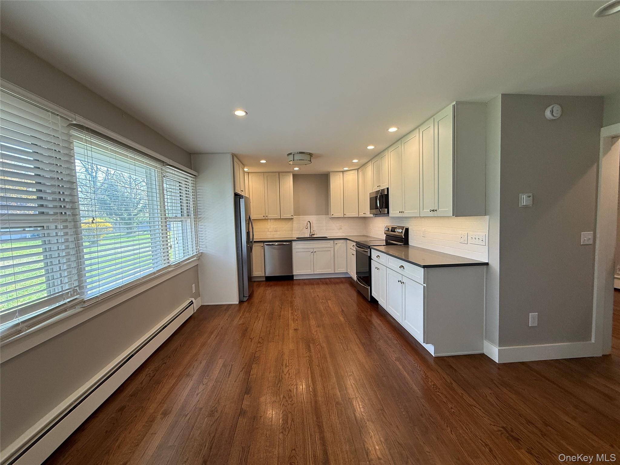 55075 Main RD #Youngs Bldg #3, Southold, NY 11971