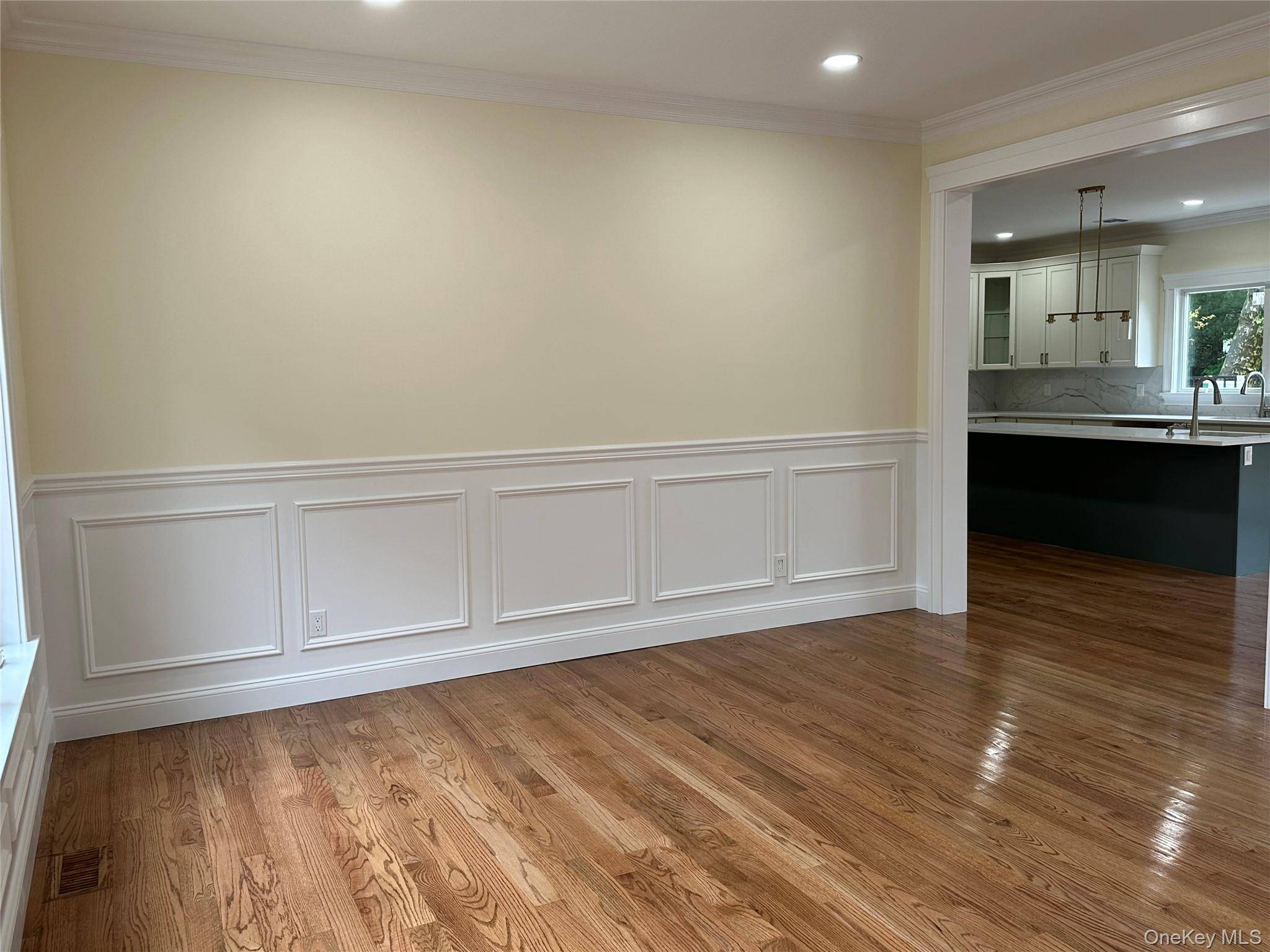 114 Maytime DR, Jericho, NY 11753