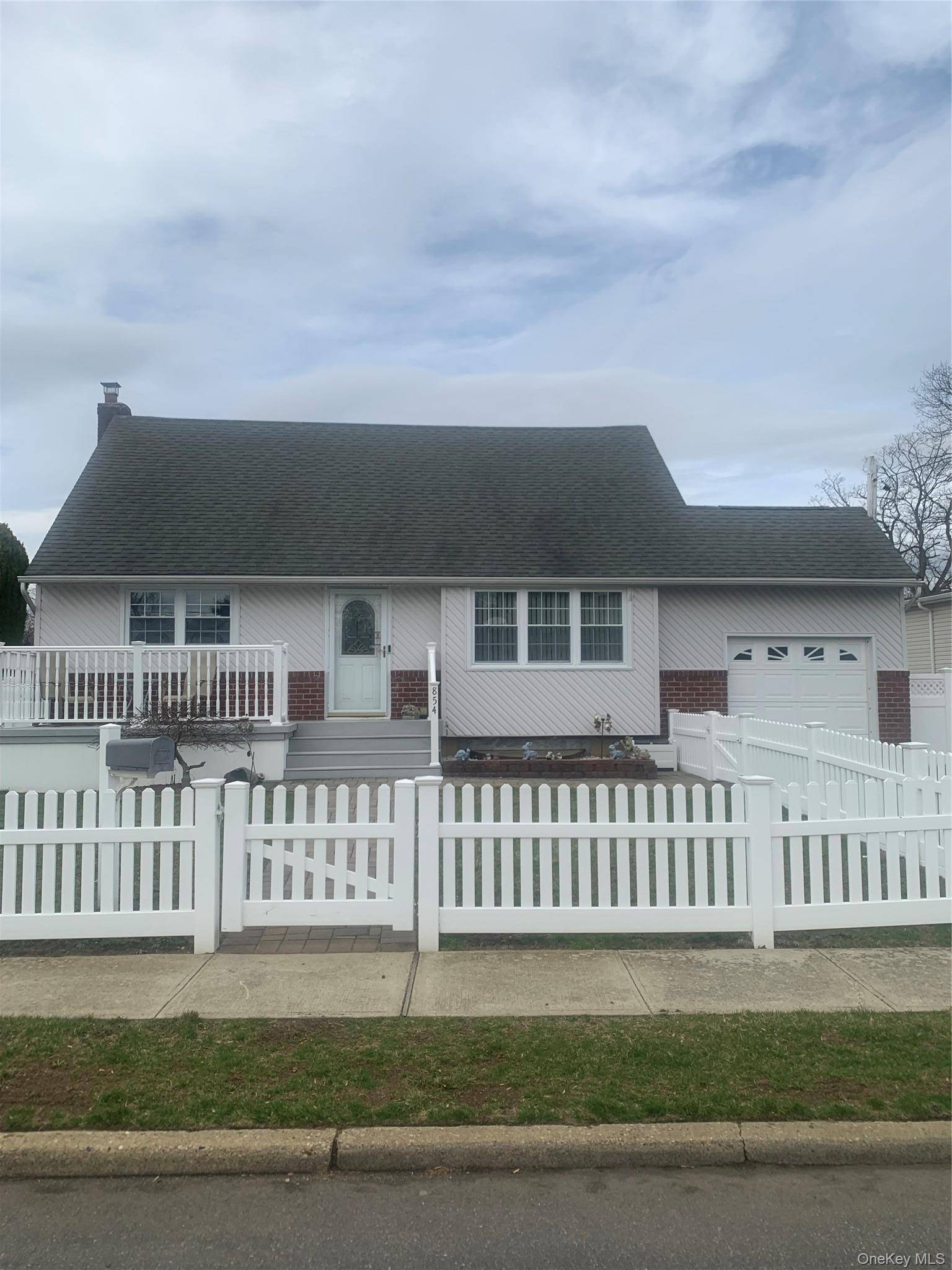 854 Terra LN, North Bellmore, NY 11710