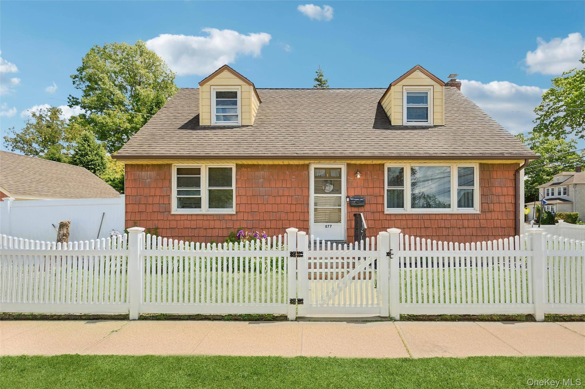 2877 Calvin RD, Oceanside, NY 11572