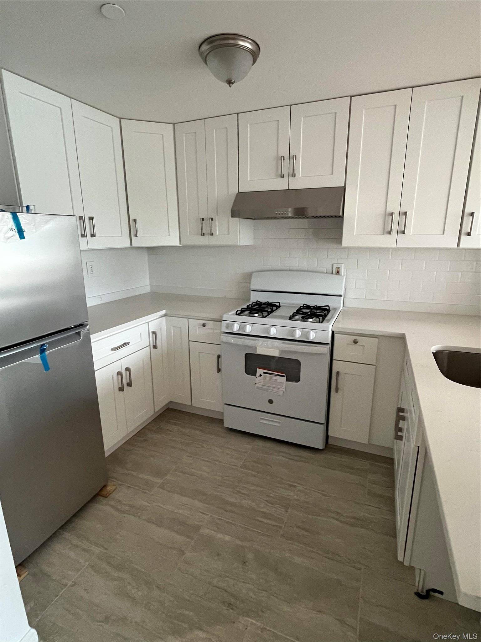 81-15 Queens BLVD #4J, Elmhurst, NY 11373