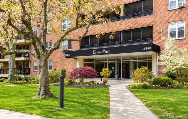 162-01 Powells Cove BLVD #2G, Beechhurst, NY 11357
