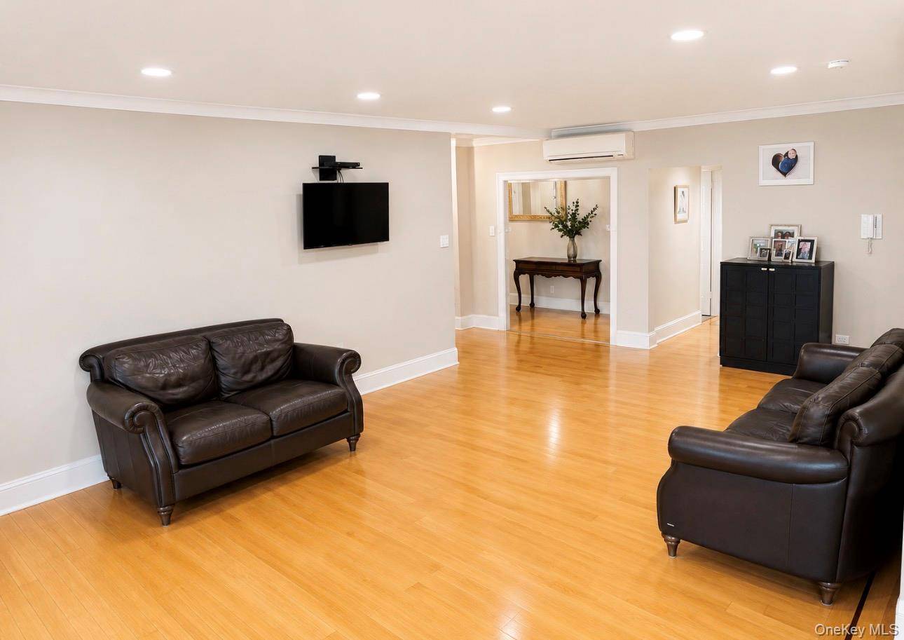 162-01 Powells Cove BLVD #2G, Beechhurst, NY 11357