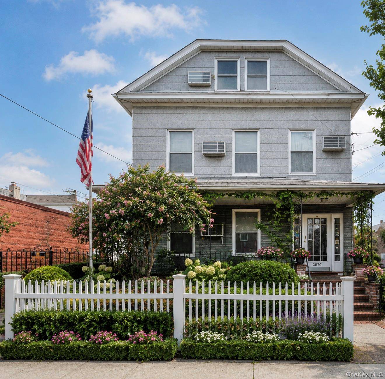 20-70 45th ST, Astoria, NY 11105