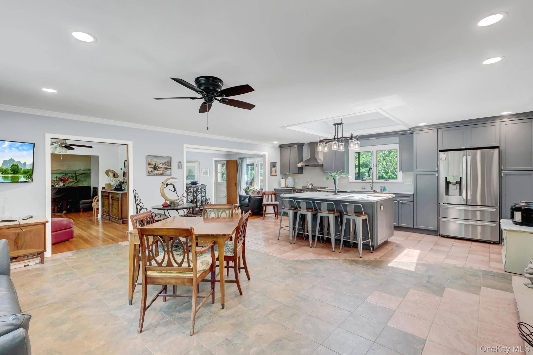 100 Elwood RD, Northport, NY 11768