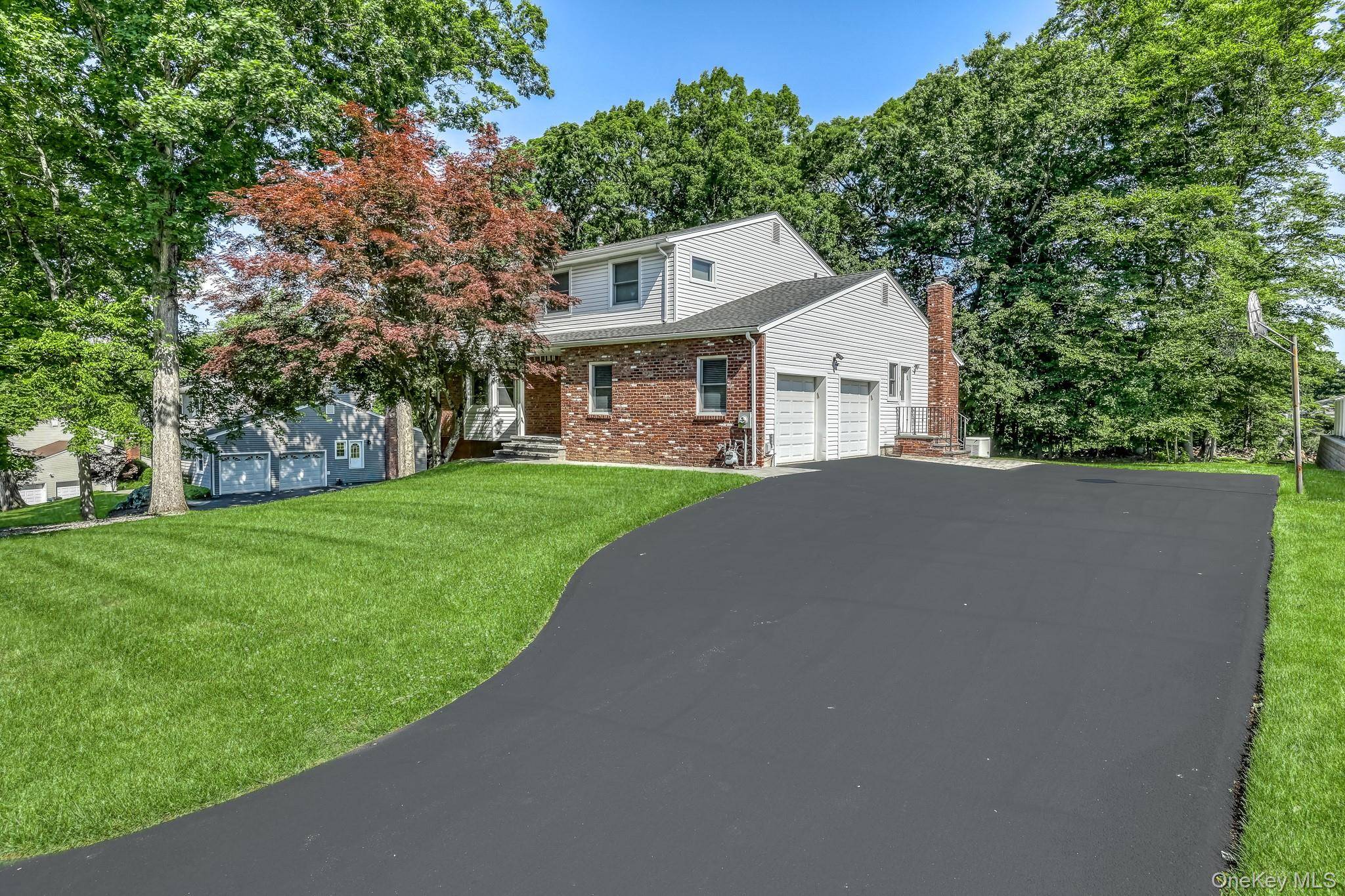 20 Dolphin RD, New City, NY 10956