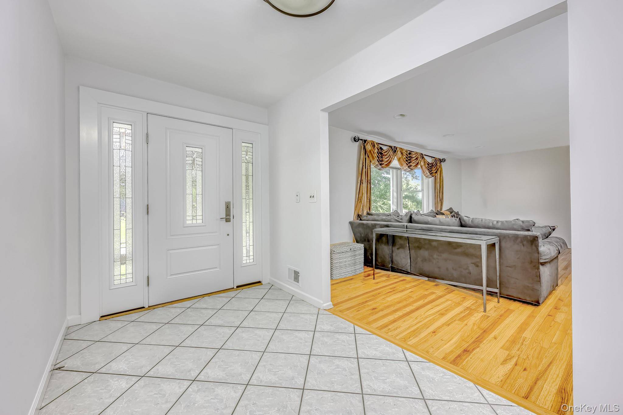 20 Dolphin RD, New City, NY 10956