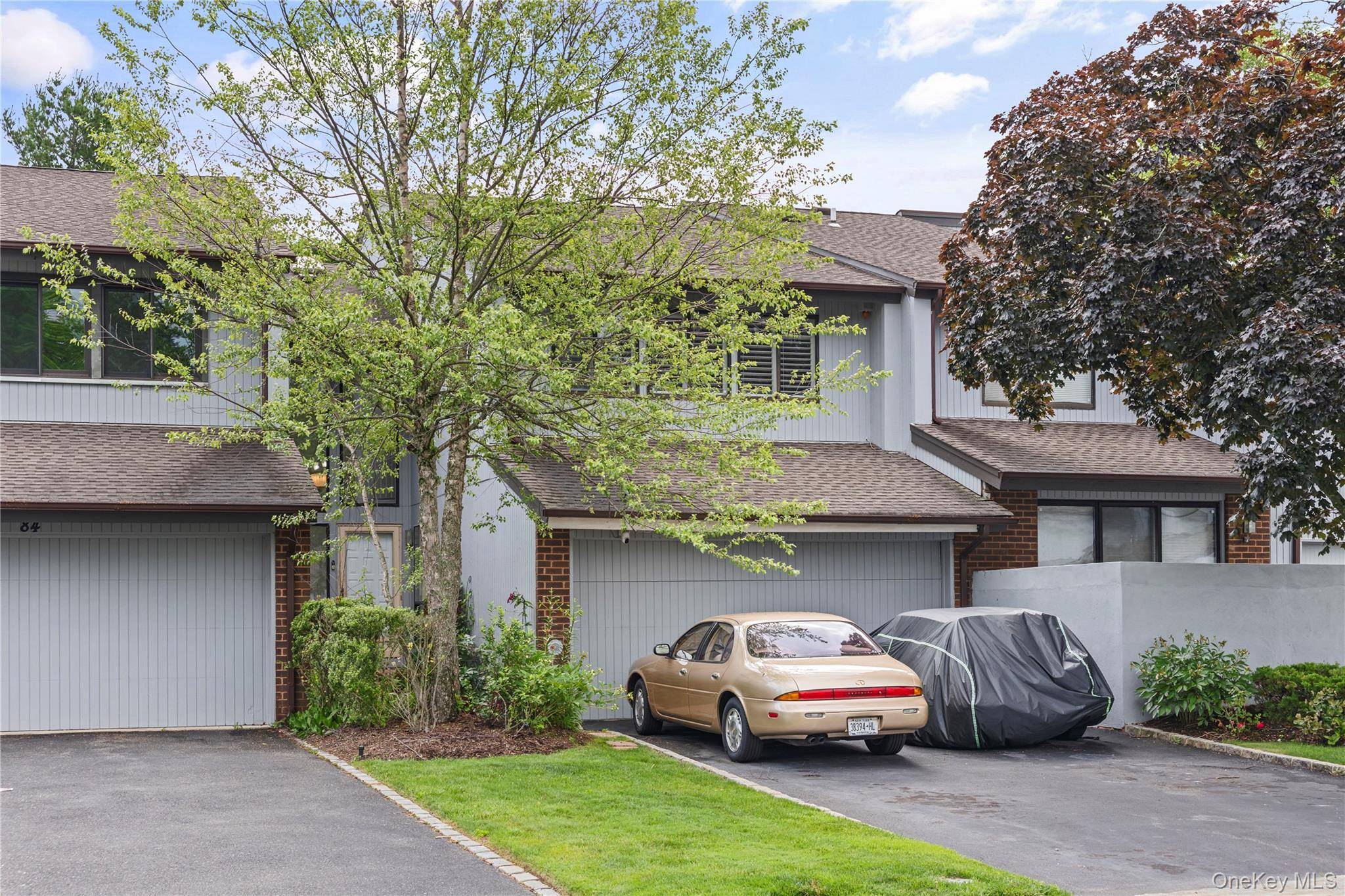 83 Foxwood DR, Jericho, NY 11753