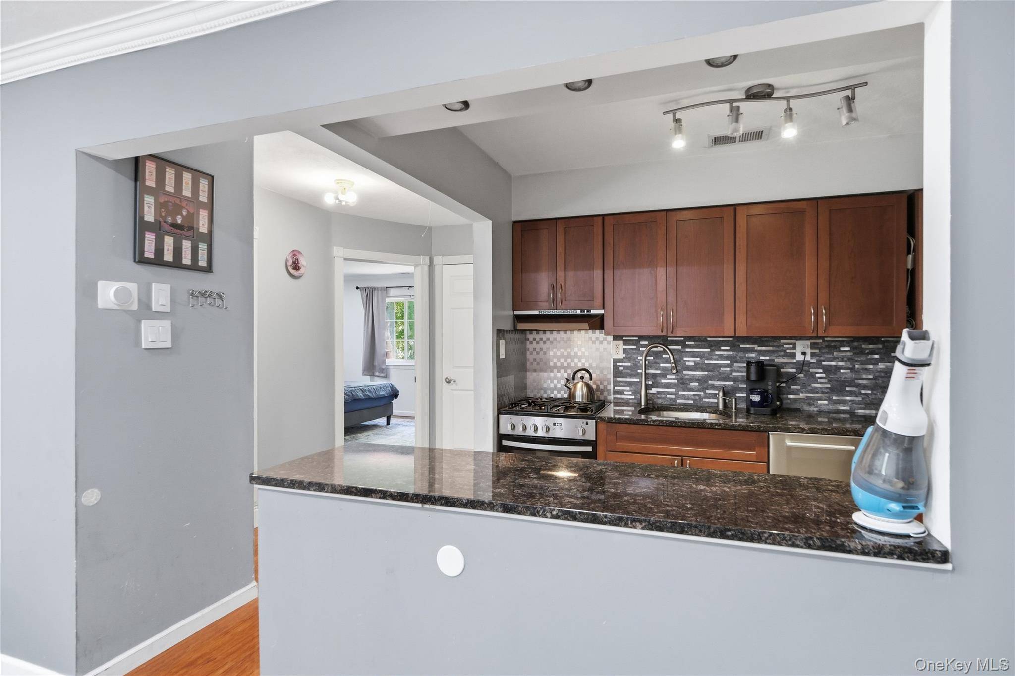230 Lake Pointe CIR #230, Middle Island, NY 11953