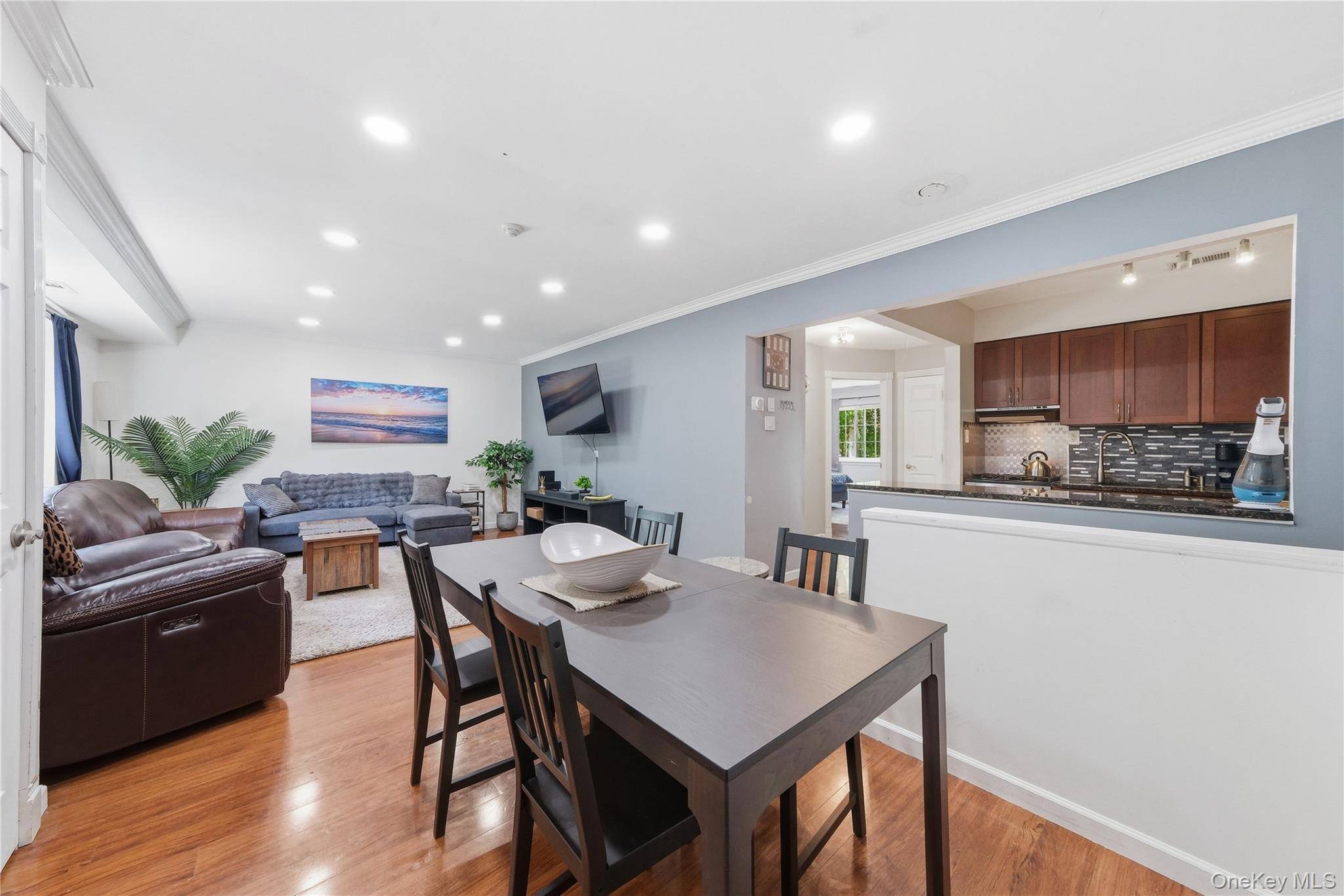 230 Lake Pointe CIR #230, Middle Island, NY 11953