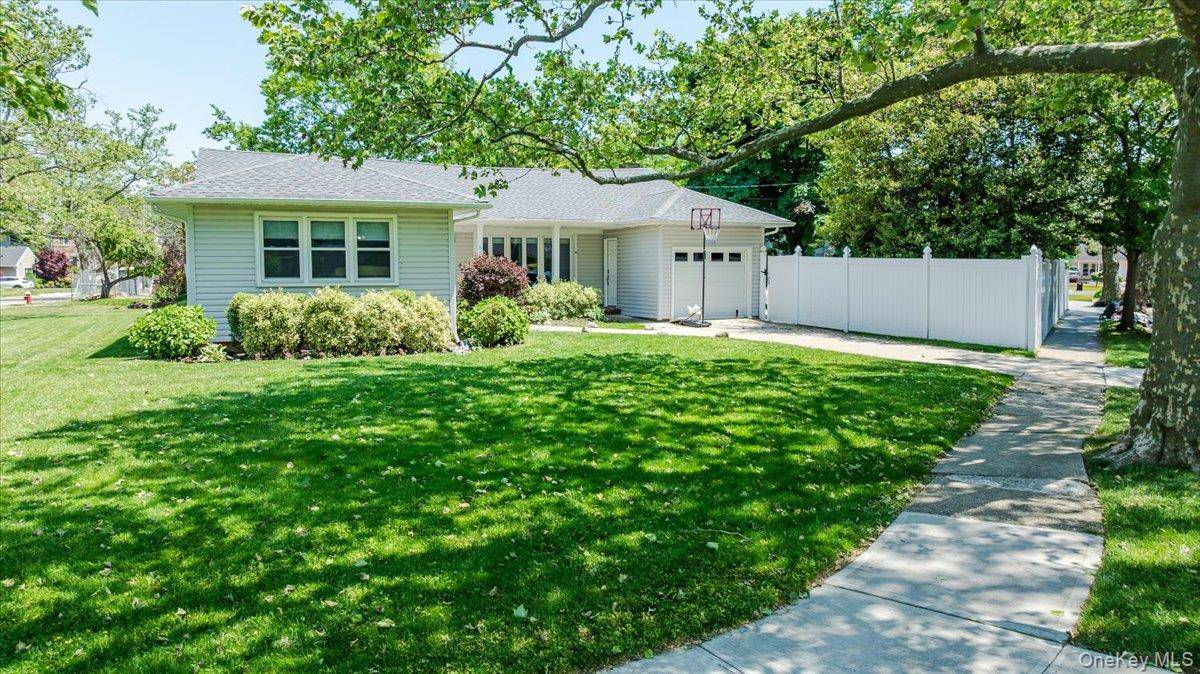 534 Allen RD, Woodmere, NY 11598