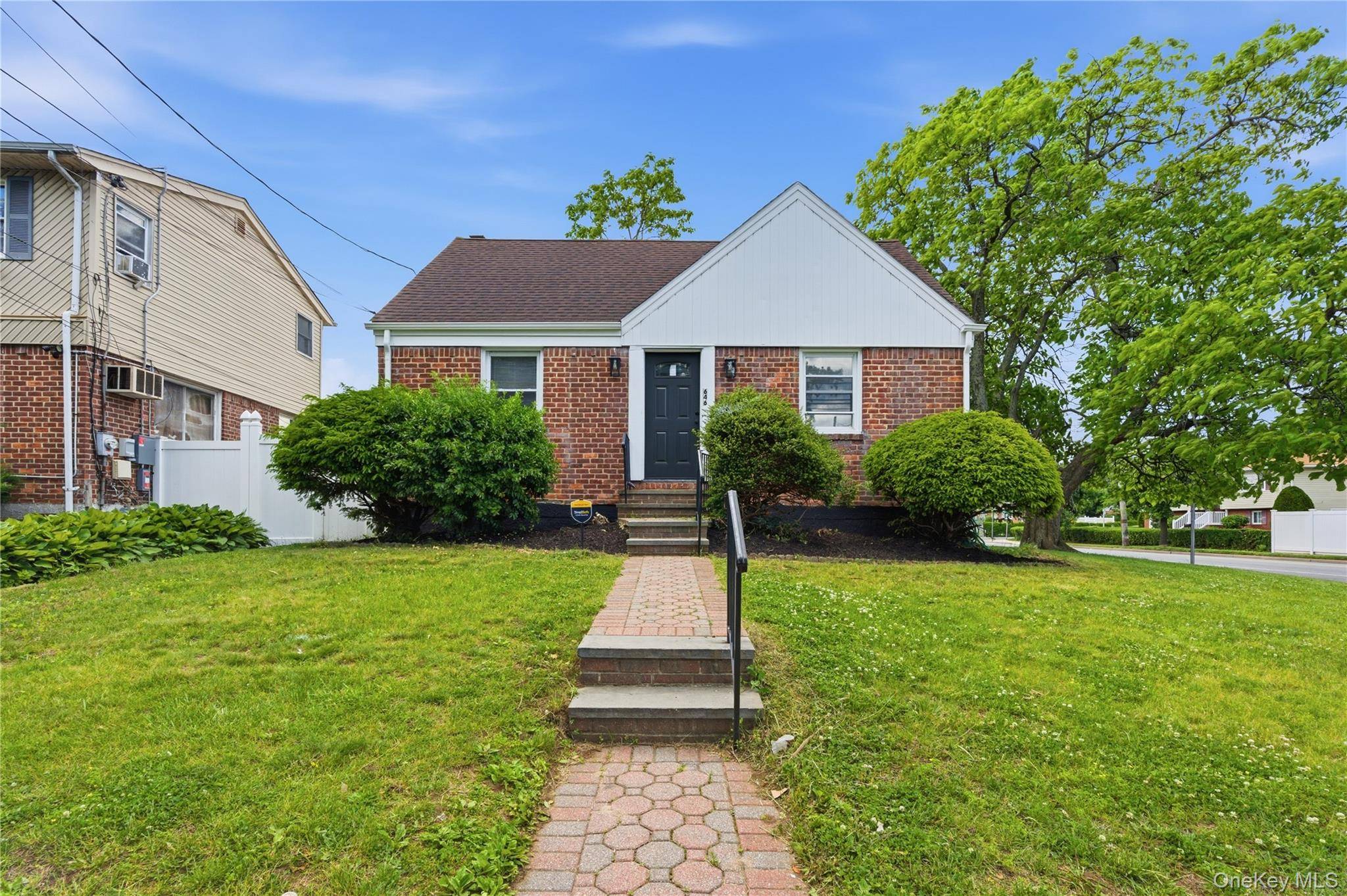 646 Macon PL, Uniondale, NY 11553